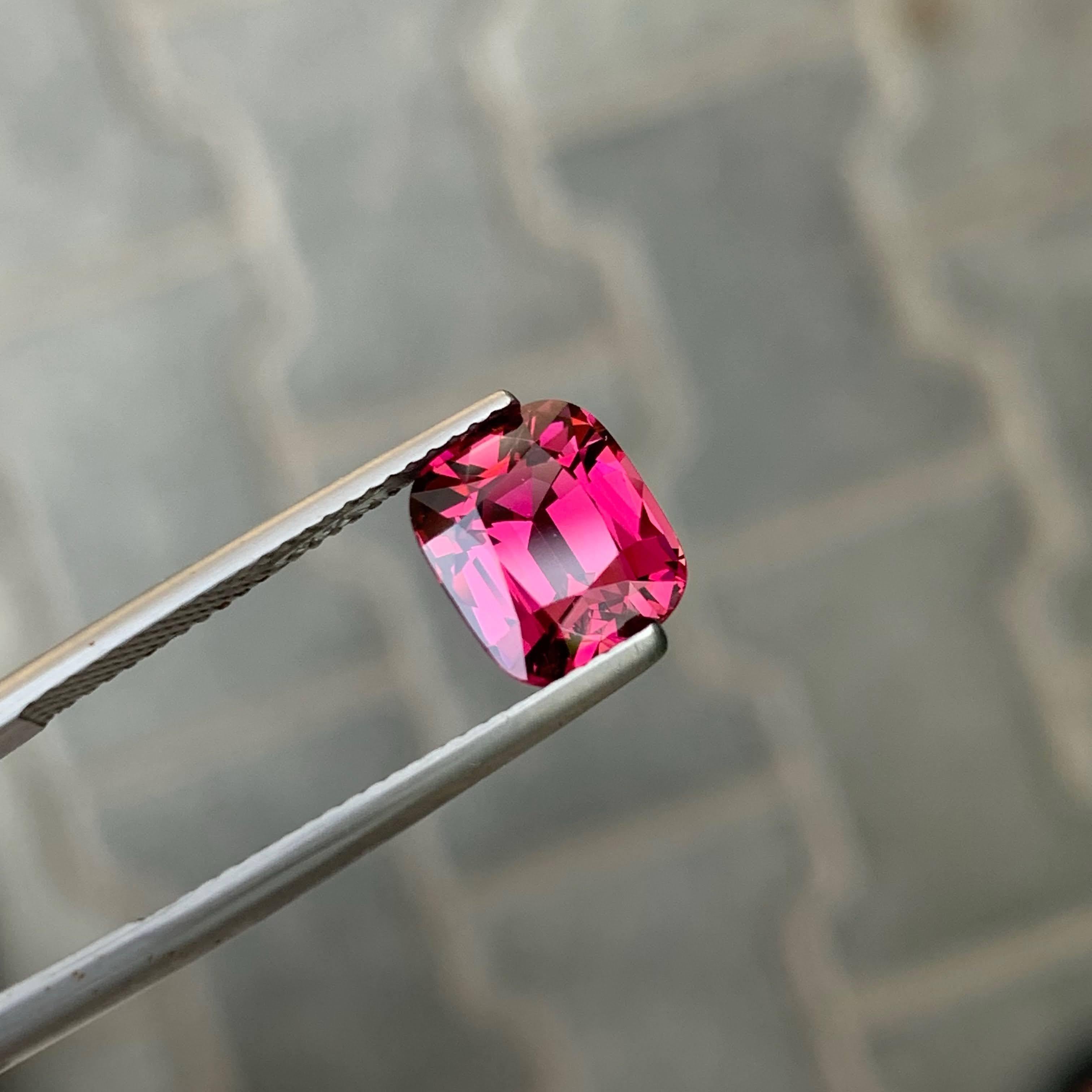 3.80 carati di granato rosso rosato naturale sfuso, pietra tagliata a cuscino, gemma della Tanzania In condizioni Nuovo in vendita a Bangkok, TH