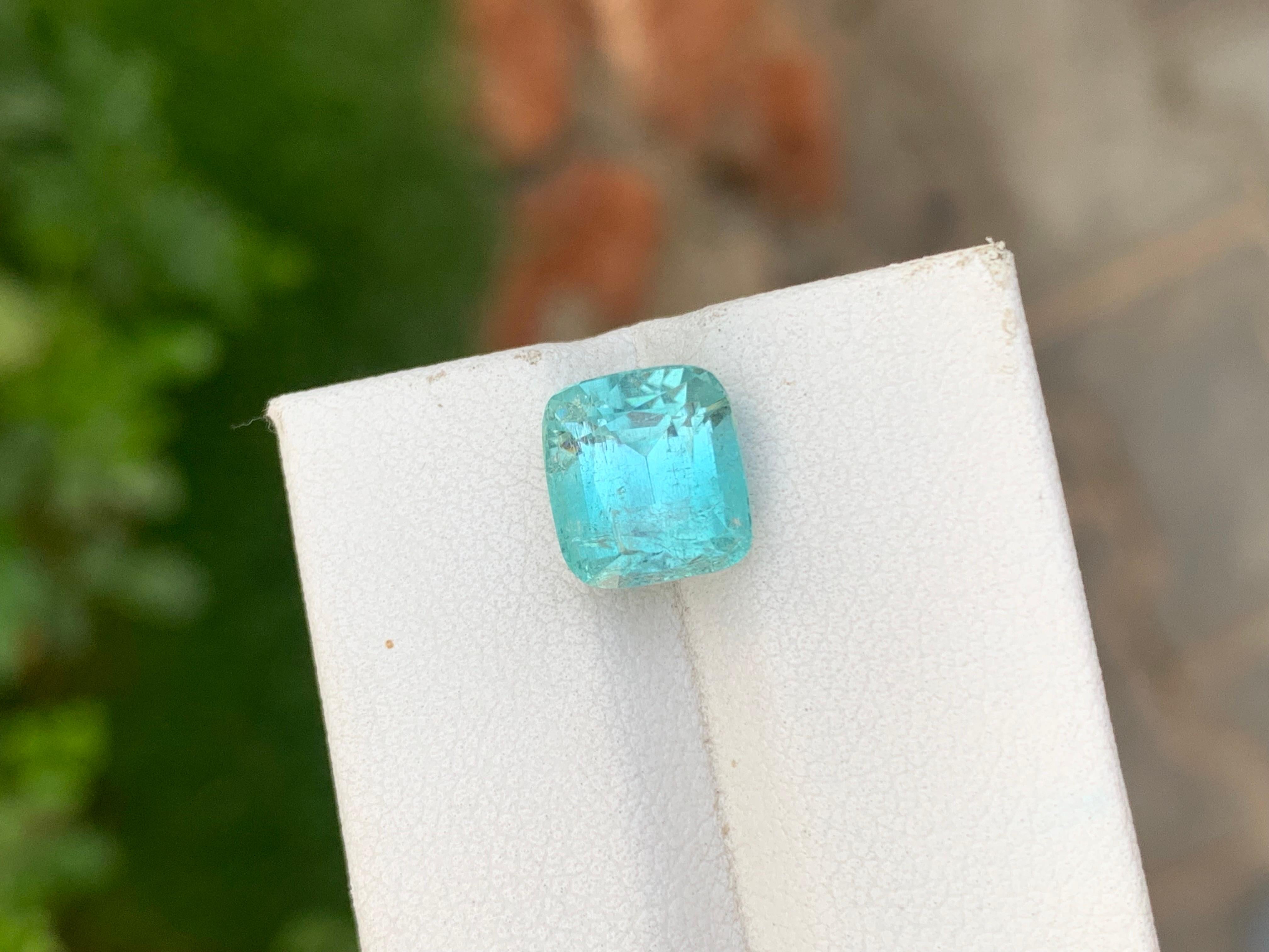 Arts and Crafts 3.80 Carat Natural Loose Seafoam Tourmaline Slightly Included Gemstone (pierre précieuse légèrement incluse) en vente