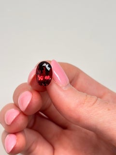 3.80 Carat Oval-Cut Natural Wine Red Tourmaline Loose Gemstone (pierre précieuse en vrac)