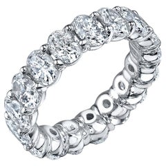 3,80 Karat Ovaler Diamant Platin Eternity Band