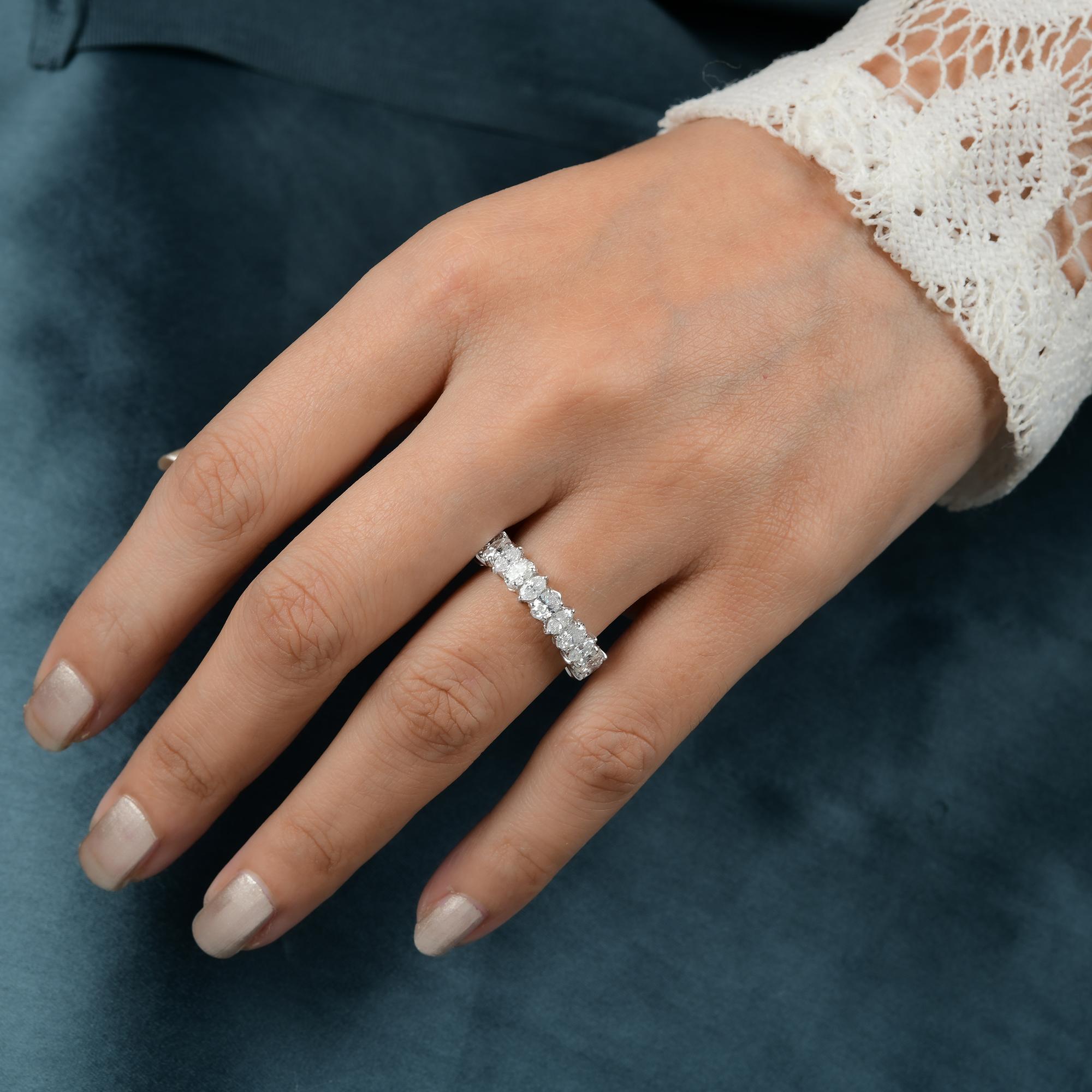 Anello a fascia con diamanti ovali e marquise da 3,80 carati in oro bianco 18 carati Gioielli di pregio In condizioni Nuovo in vendita a Diera, Dubai