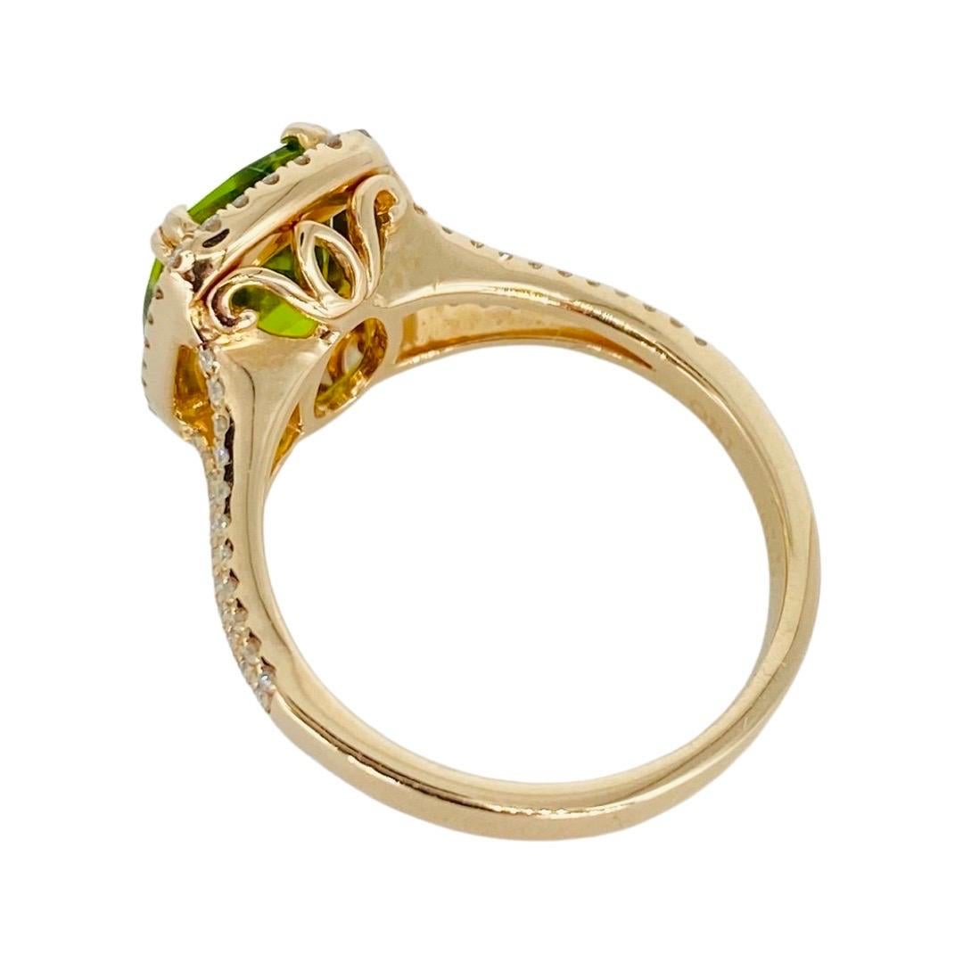 3.80 Carat Peridot and 0.50 Carat Diamonds 14k Rose Gold Halo Engagement Ring In Excellent Condition For Sale In Miami, FL