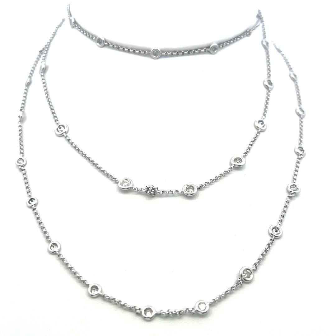 Collier station en or blanc 14K serti d'un chaton de 3,80 carats de diamants ronds et brillants Pour femmes en vente