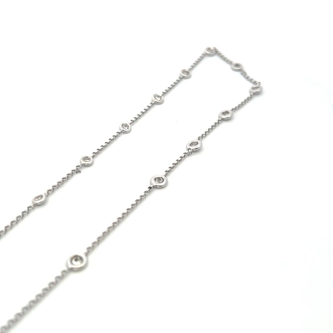 Collier station en or blanc 14K serti d'un chaton de 3,80 carats de diamants ronds et brillants en vente 3