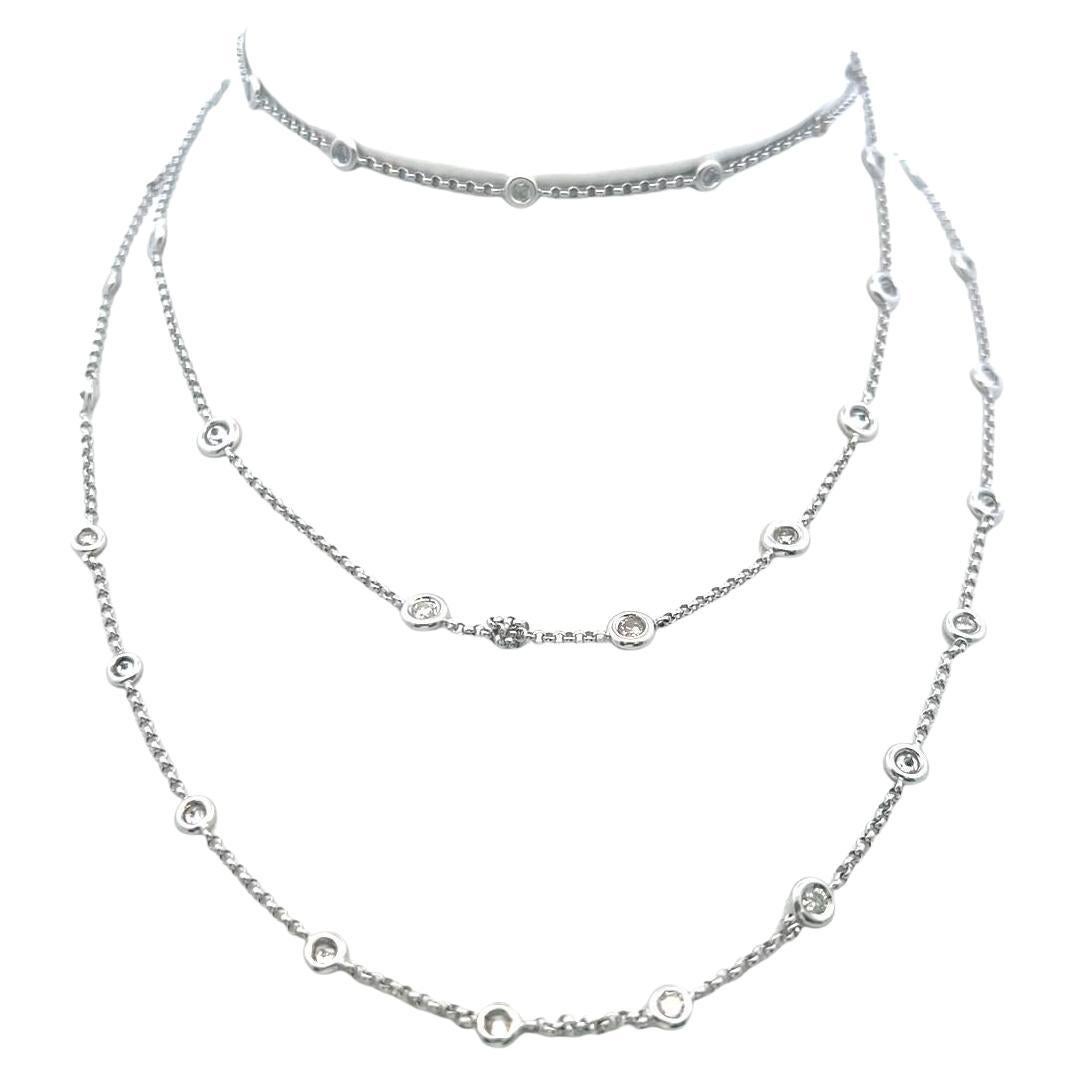 Collier station en or blanc 14K serti d
un chaton de 3,80 carats de diamants ronds et brillants en vente