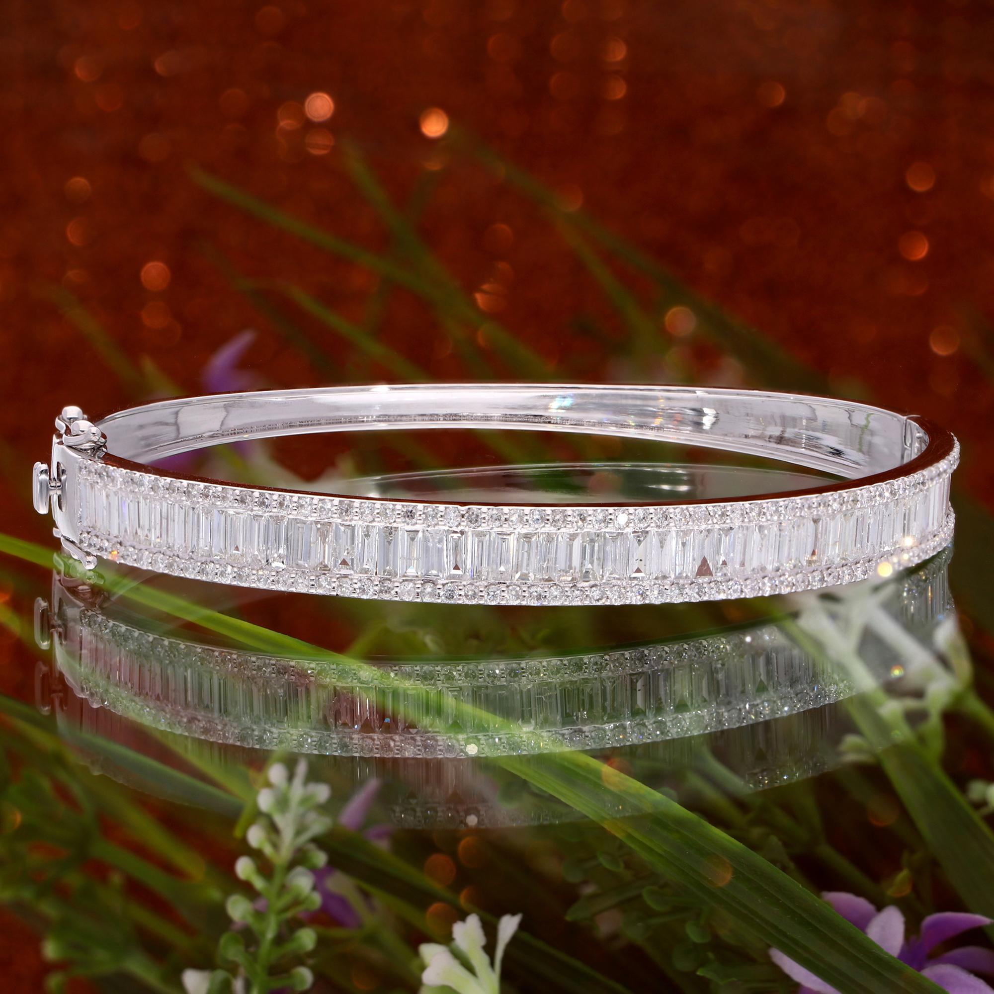 3.80 Carat SI Clarity HI Color Baguette Diamond Bracelet 14 Karat White Gold In New Condition For Sale In Diera, Dubai