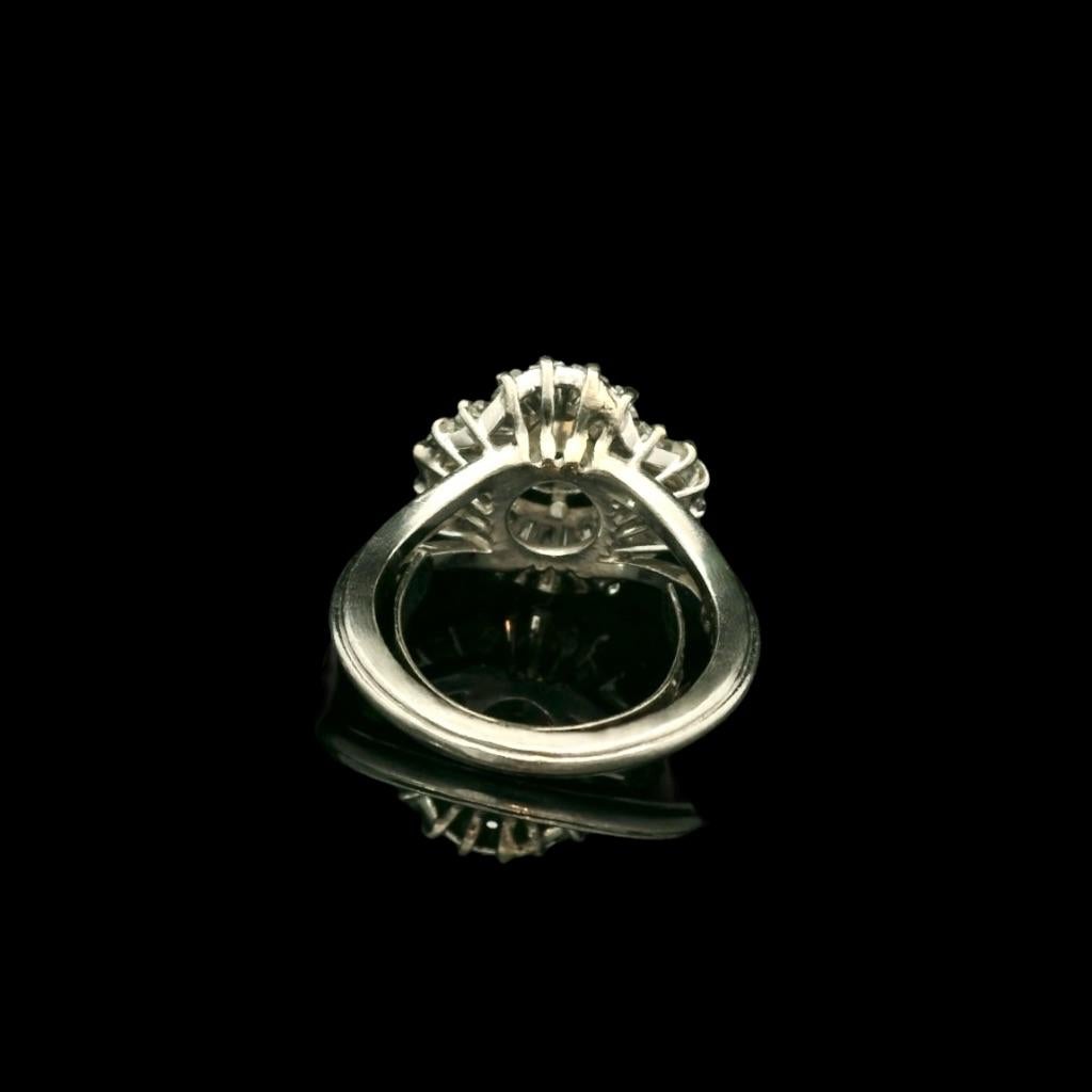 3.80 Carats Diamond jupe ring circa 1960 For Sale 1