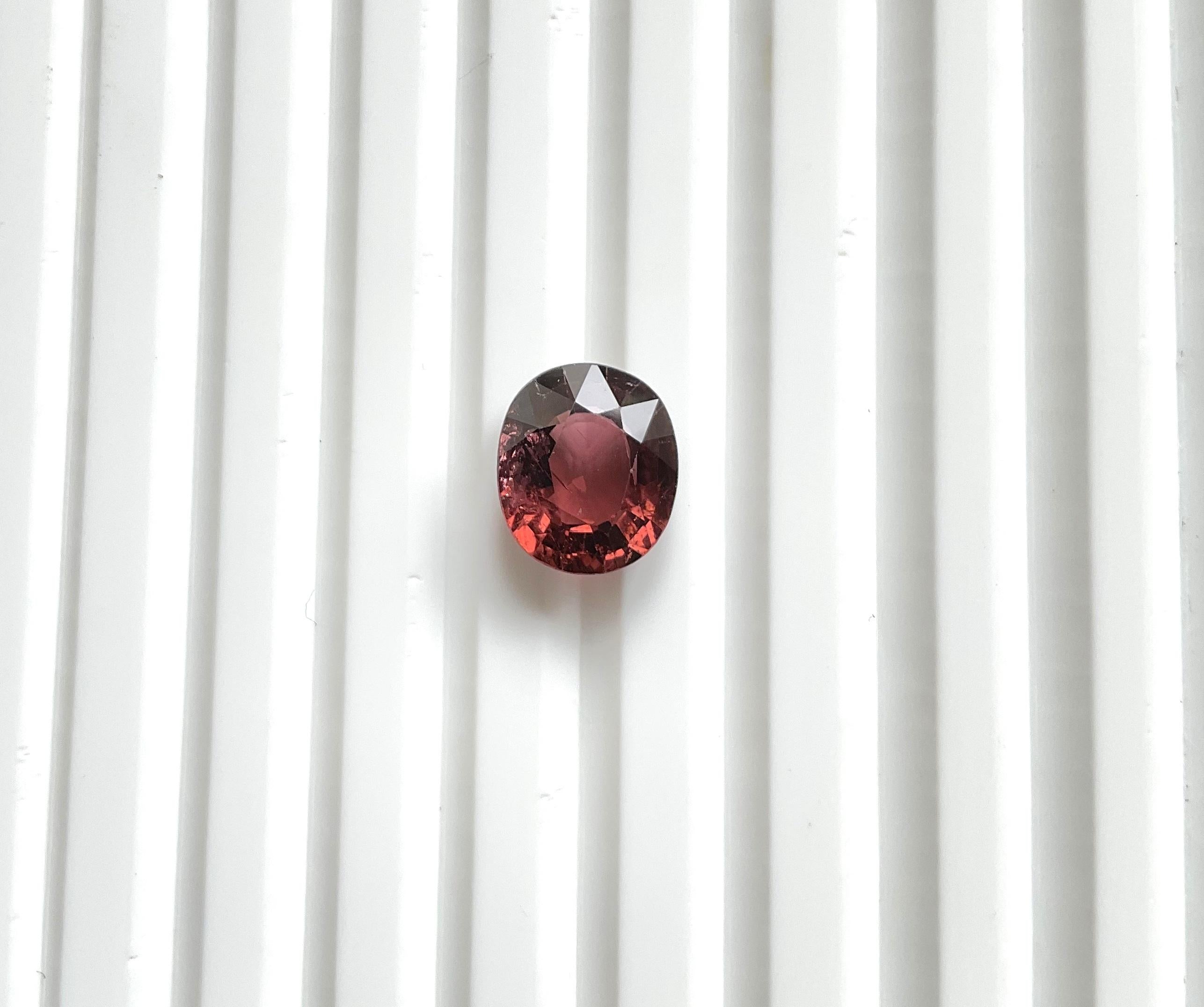 3,80 Carati di Tormalina Rosa Pesca Sfaccettata Taglio Ovale Gemma Naturale di Qualità Superiore

Pietra preziosa - Tormalina
Peso - 3,80 Carati
Forma - Ovale
Dimensioni -  11x9.5x5 MM
Pezzi - 1