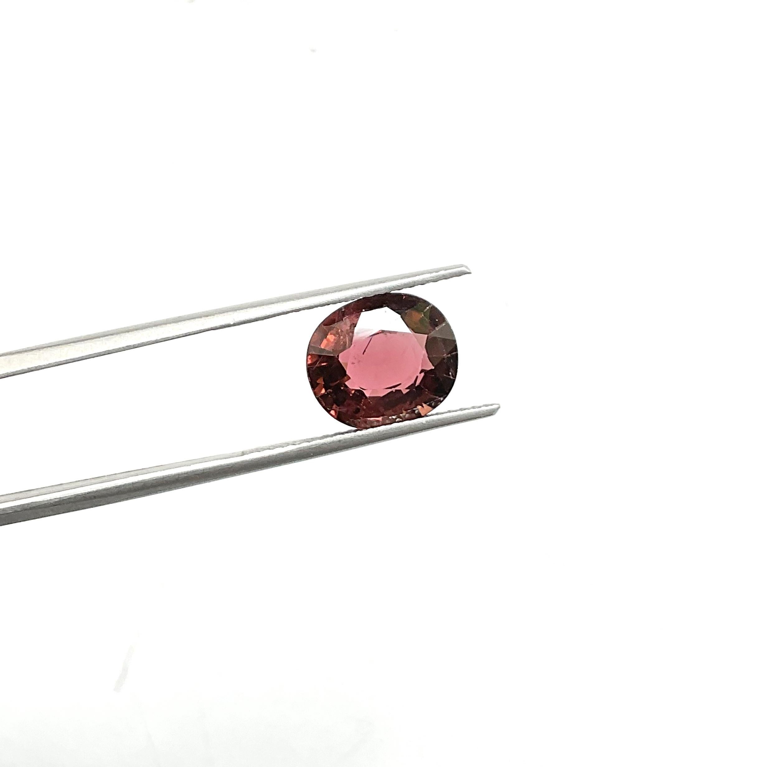 3,80 Carati di Tormalina Rosa Pesca Sfaccettata Taglio Ovale Gemma Naturale di Qualità Superiore in vendita 1