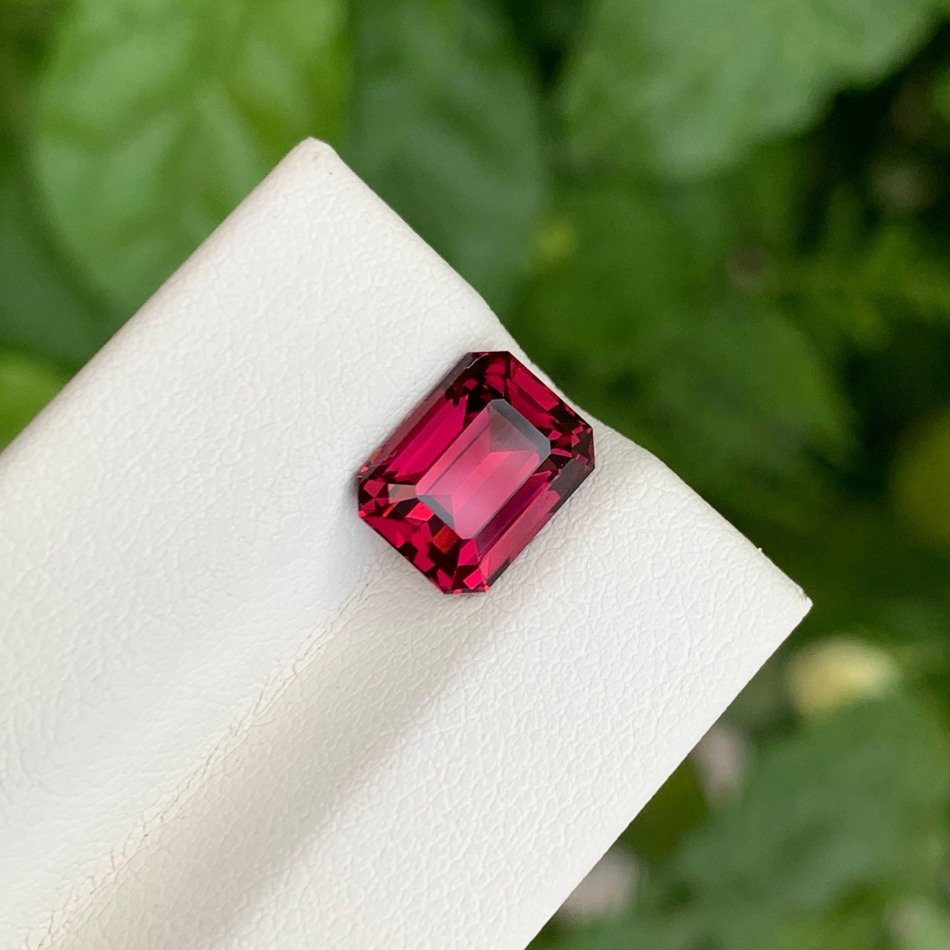 Women's or Men's 3.80 carats Pinkish Red Garnet Emerald Cut Natural African Gemstone For Sale