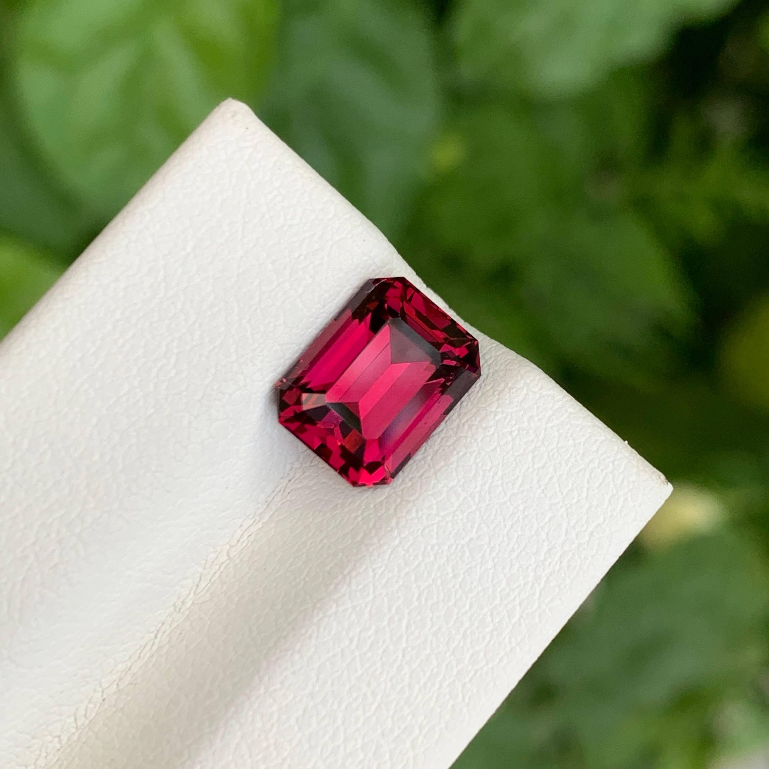 3.80 carats Pinkish Red Garnet Emerald Cut Natural African Gemstone For Sale 4