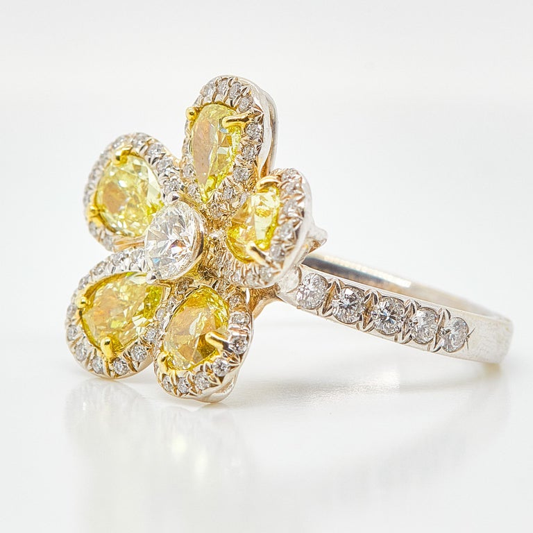 3.80 Yellow Diamond 18k Gold Flower Cocktail Ring For Sale at 1stDibs