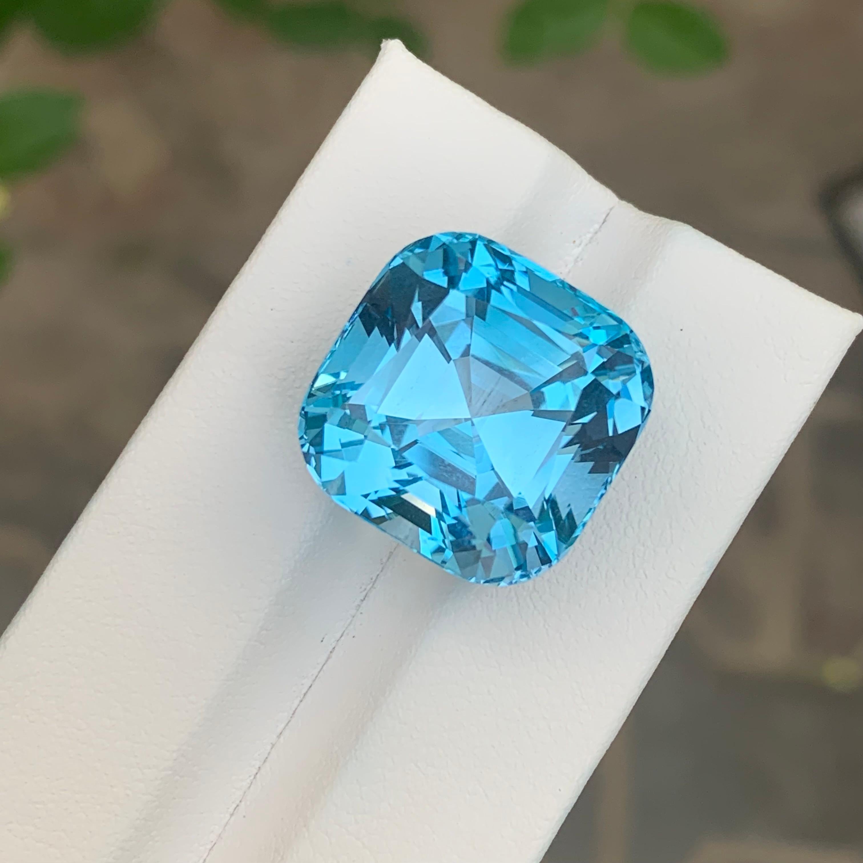 38.00 Carats Gigantic Size Loose Topaz Natural Gemstone For Sale 5