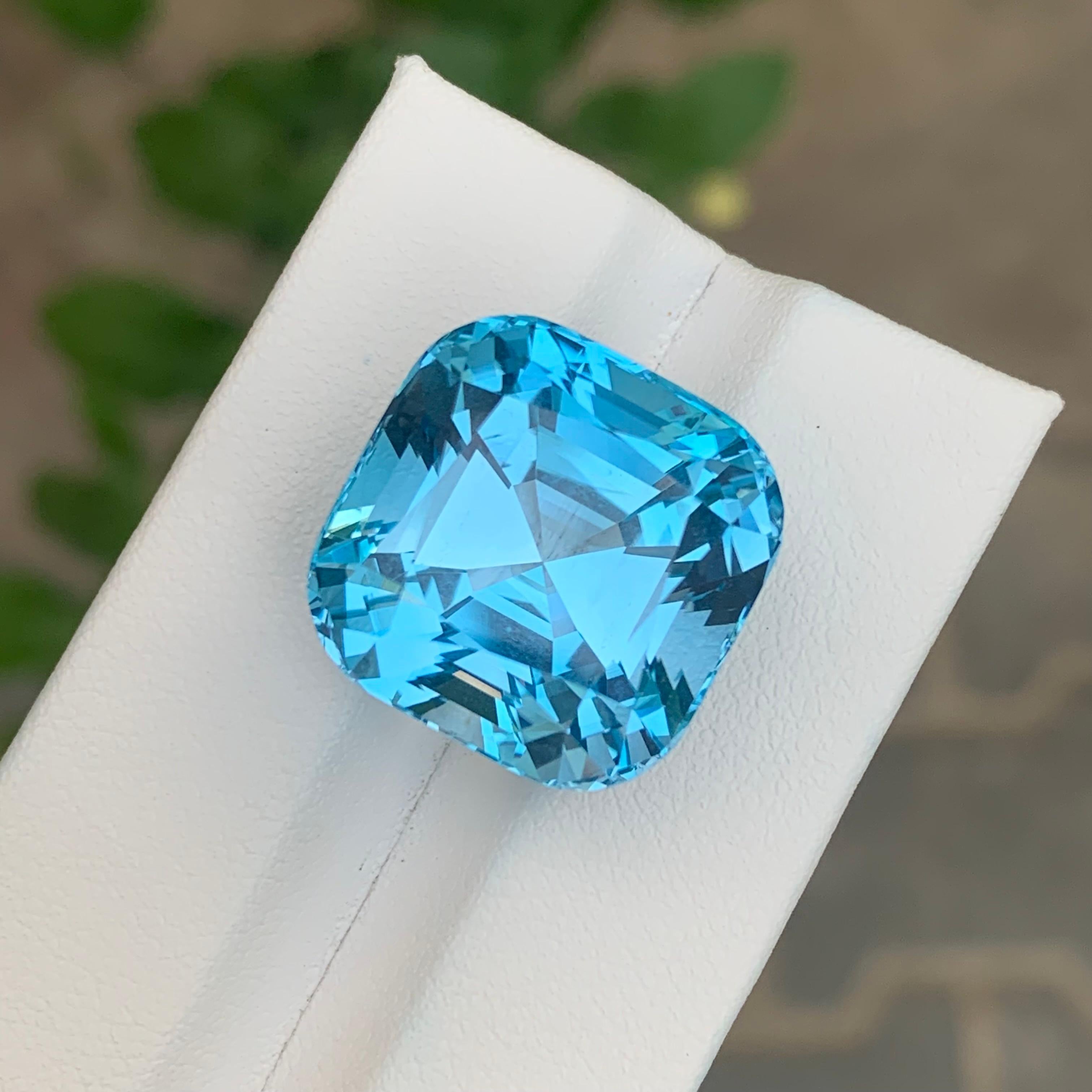 38.00 Carats Gigantic Size Loose Topaz Natural Gemstone For Sale 6