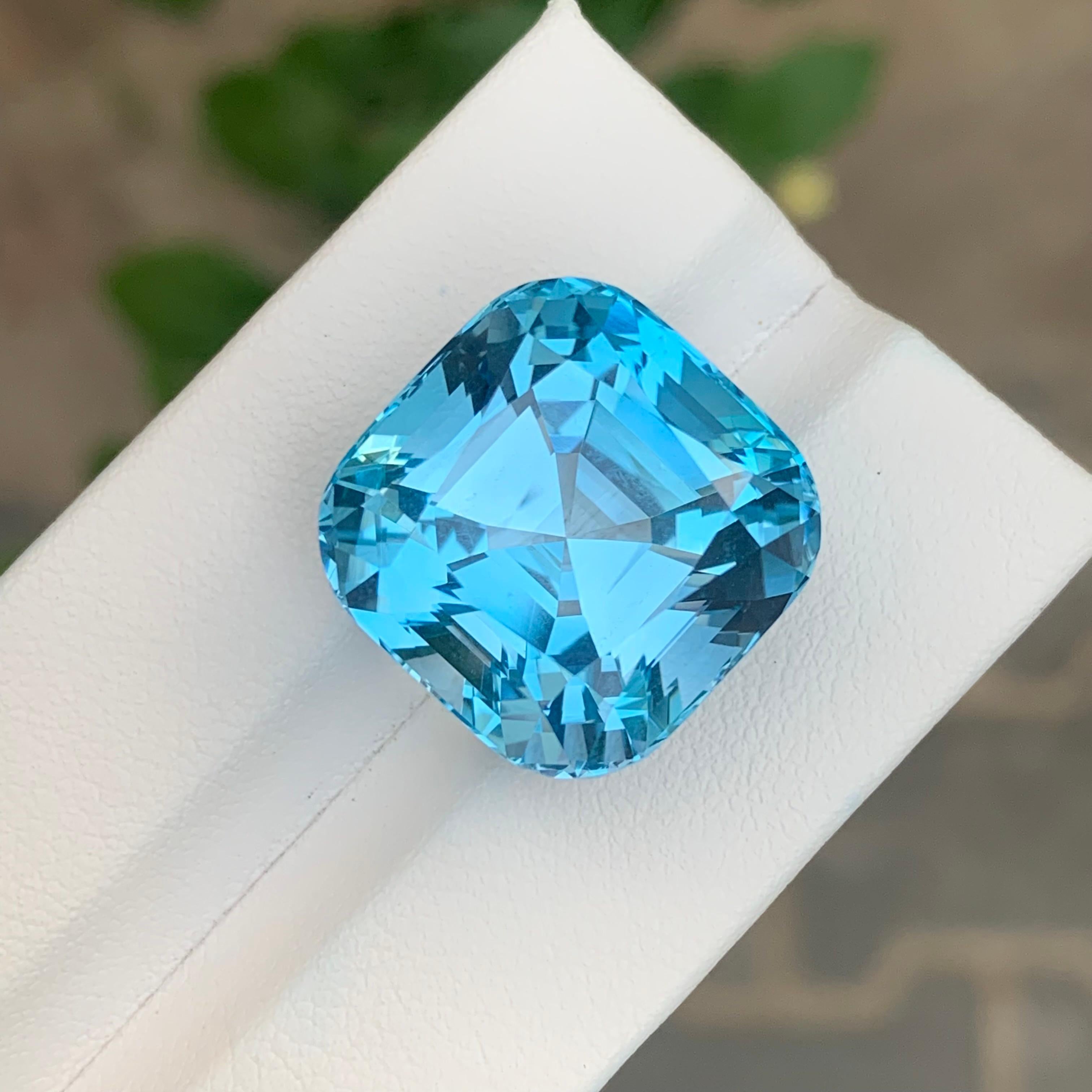 38.00 Carats Gigantic Size Loose Topaz Natural Gemstone For Sale 7