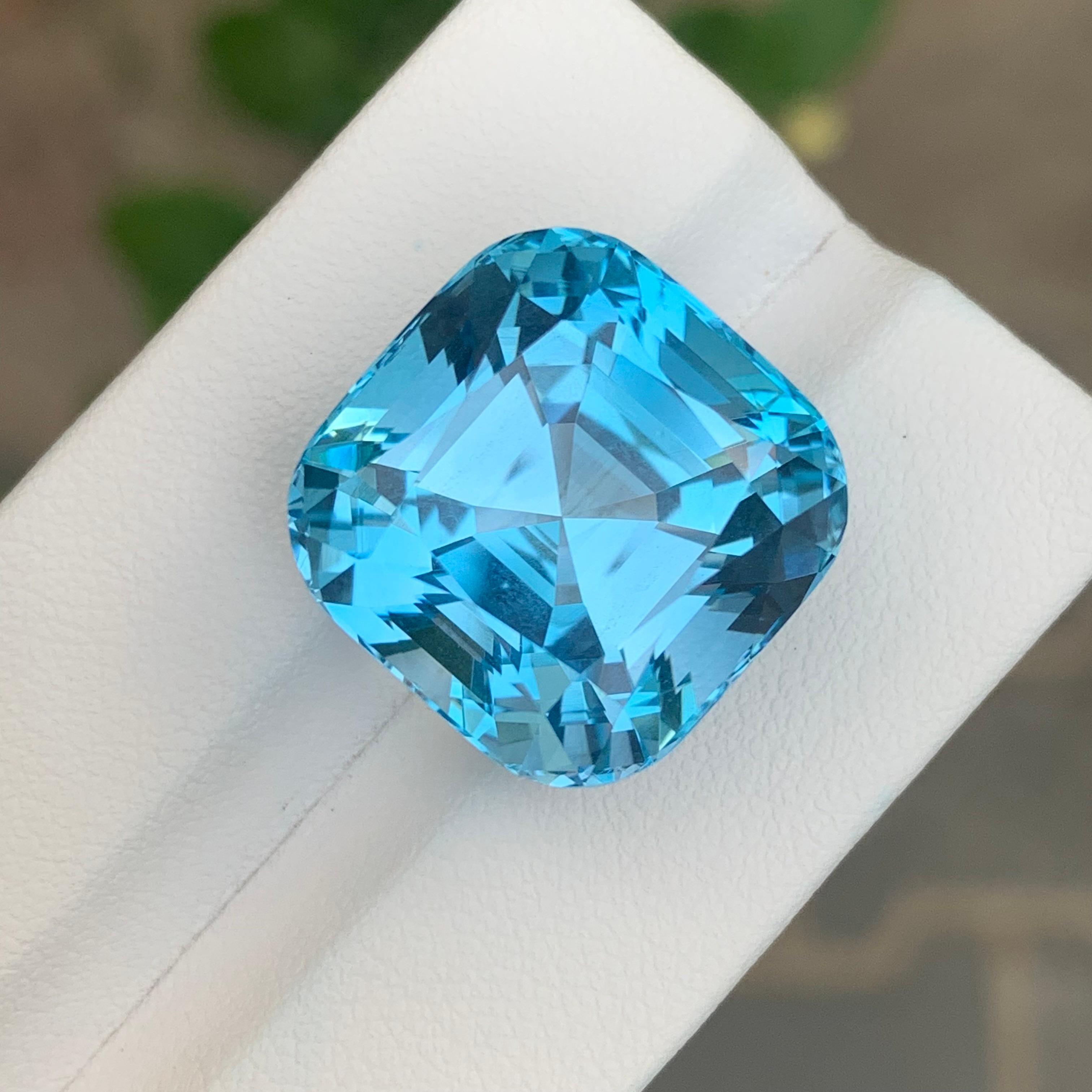 38.00 Carats Gigantic Size Loose Topaz Natural Gemstone For Sale 8