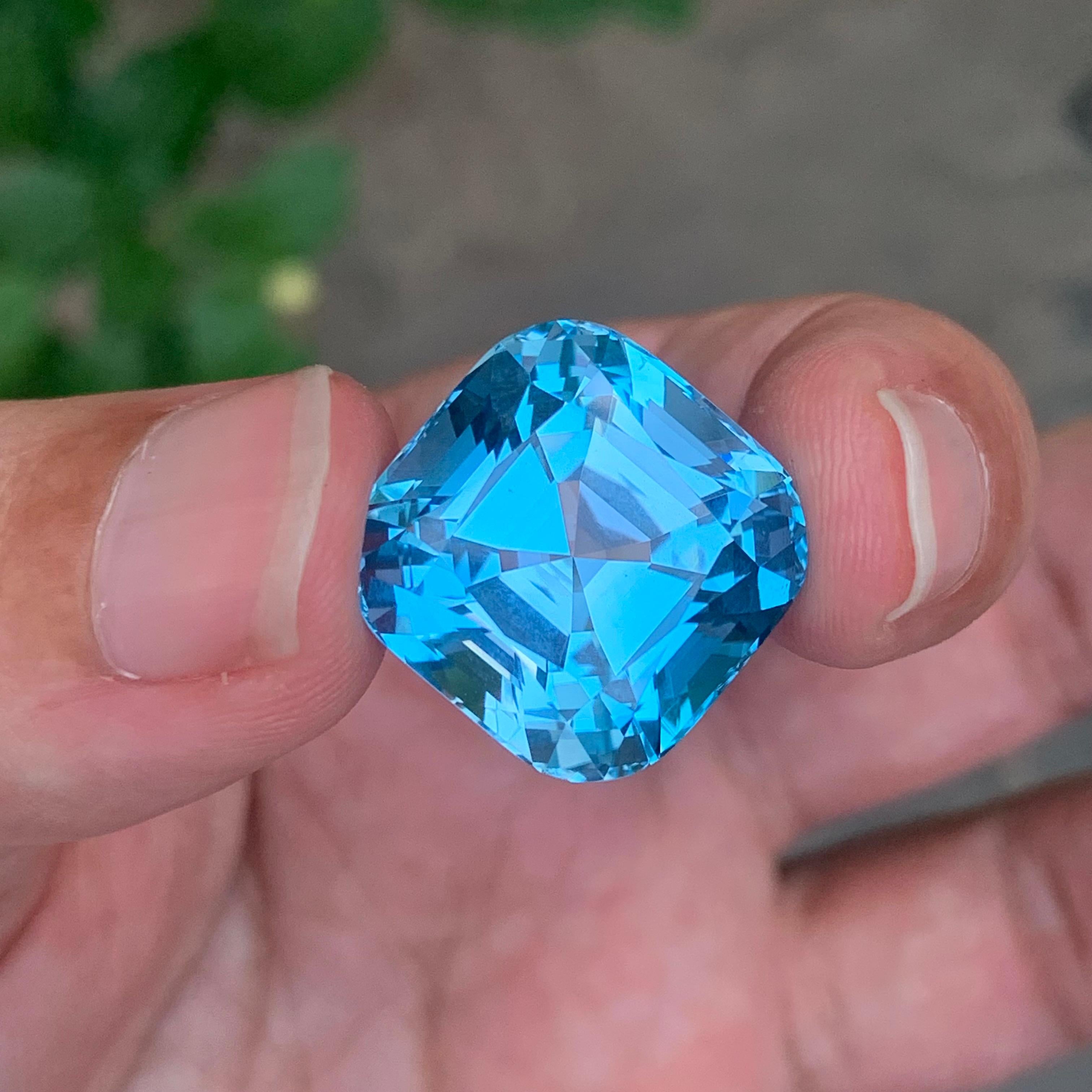 38.00 Carats Gigantic Size Loose Topaz Natural Gemstone For Sale 9