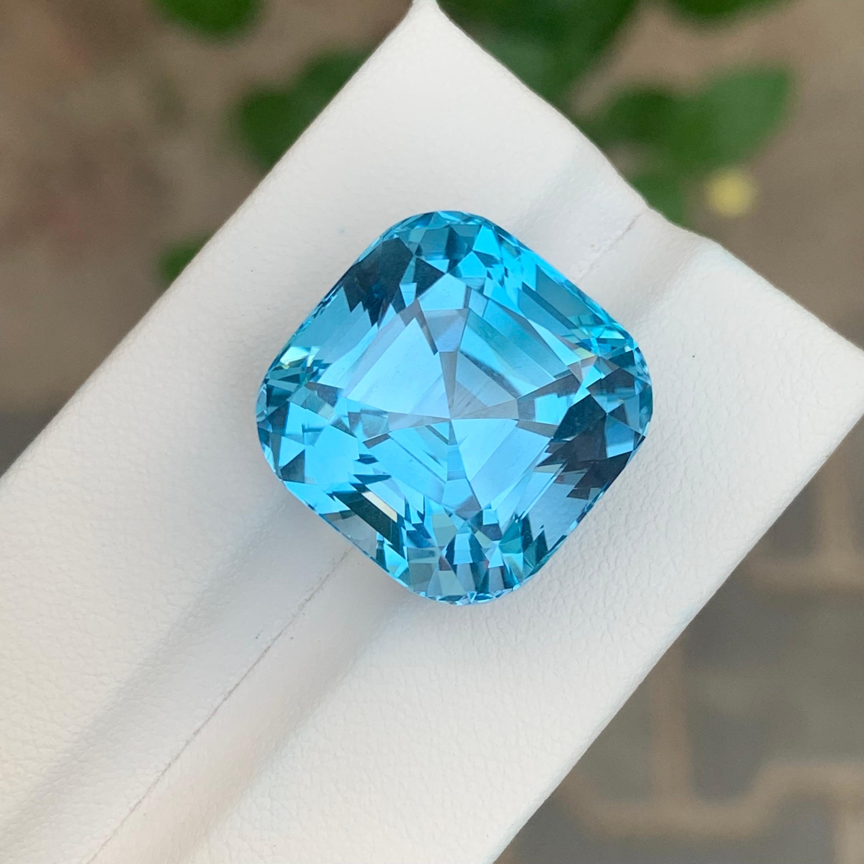 38.00 Carats Gigantic Size Loose Topaz Natural Gemstone For Sale 10