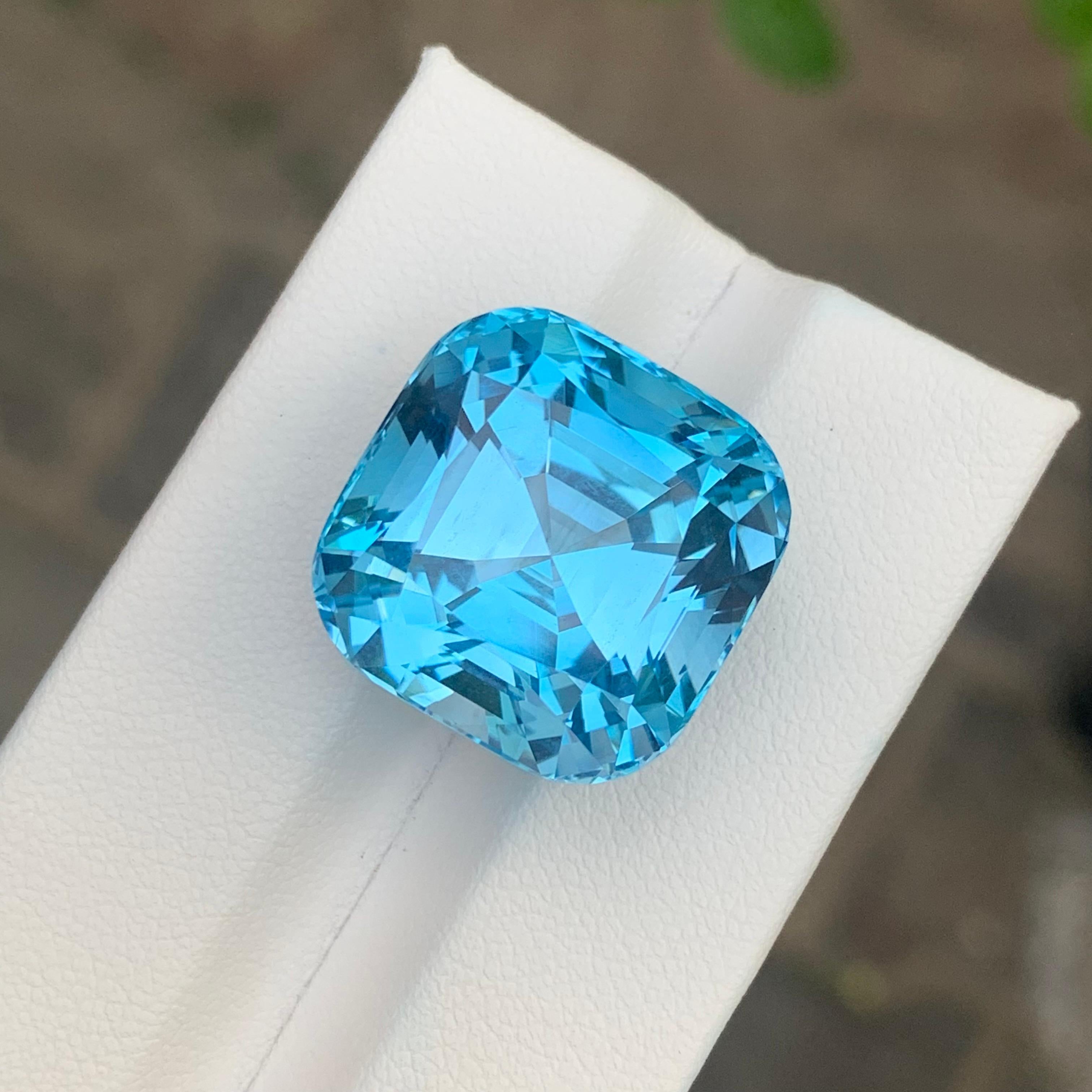 38.00 Carats Gigantic Size Loose Topaz Natural Gemstone For Sale 11