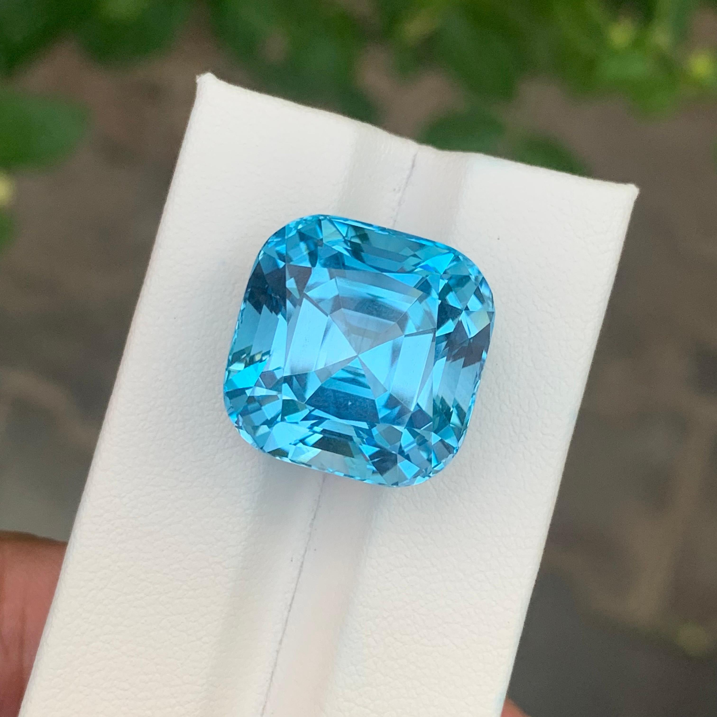 38.00 Carats Gigantic Size Loose Topaz Natural Gemstone For Sale 12