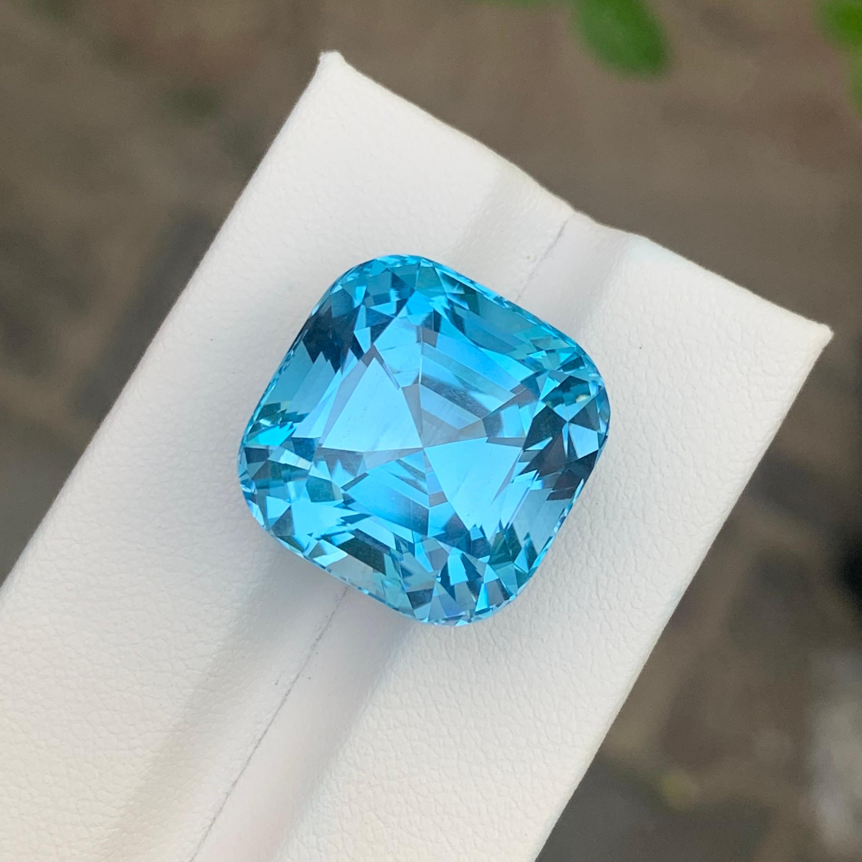 38.00 Carats Gigantic Size Loose Topaz Natural Gemstone For Sale 1