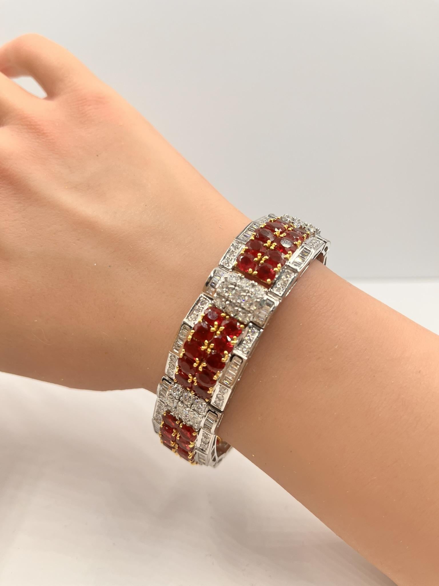 38.04 Carat Ruby and 8.23 Carat Diamond 18K Gold Bracelet im Angebot 5