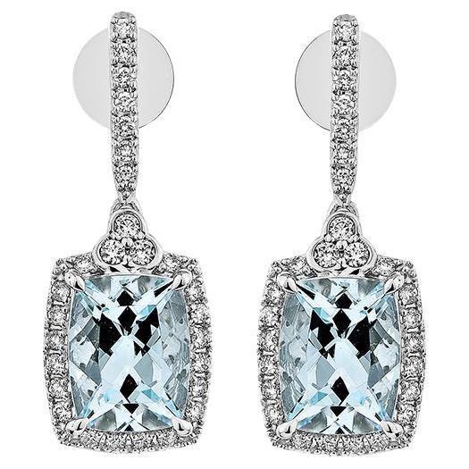 Boucles d'oreilles pendantes en or blanc 18 carats avec aigue-marine de 3,808 carats et diamant blanc.