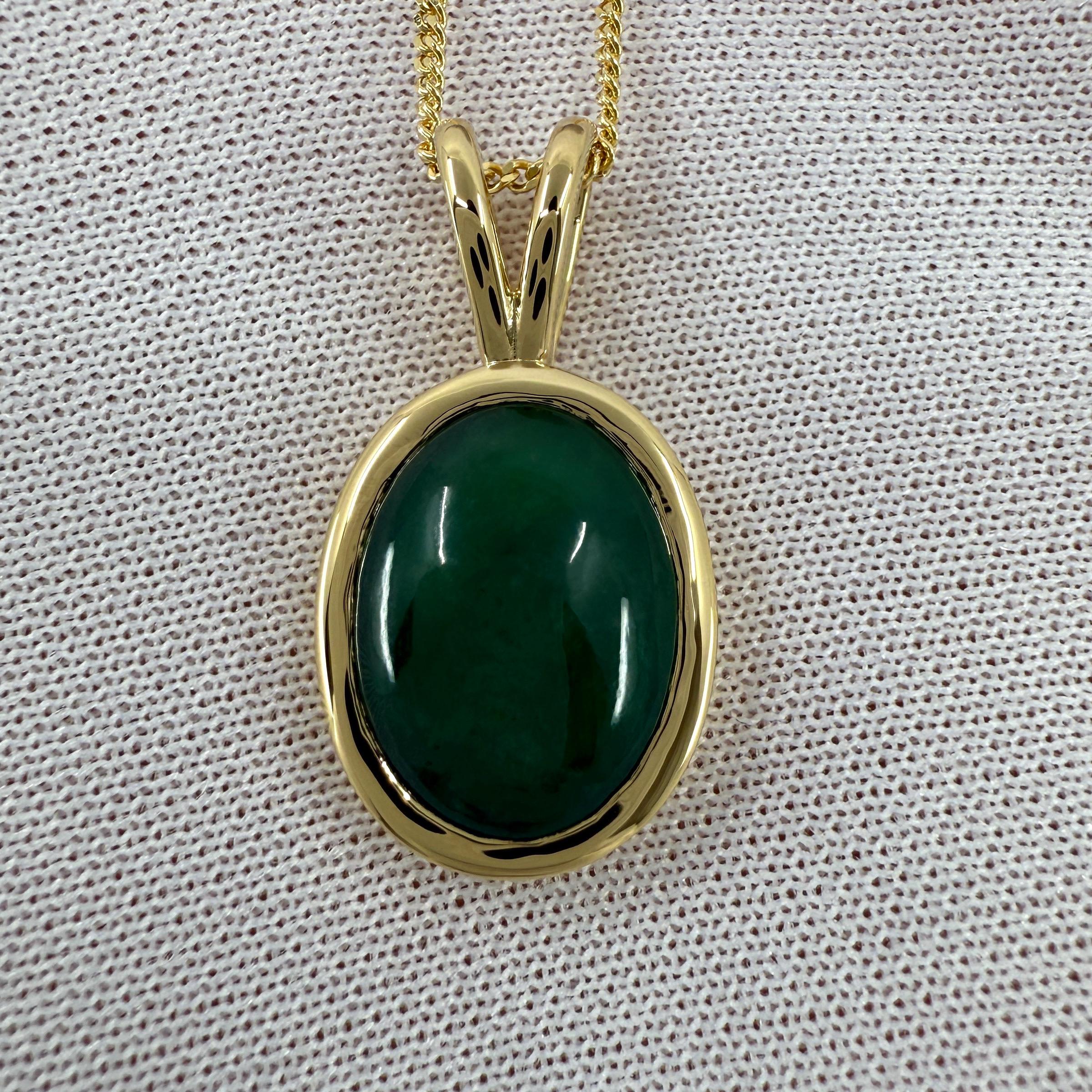 Ciondolo ovale in oro giallo 18 carati di giada non trattata con certificazione GIA di 3,80 ct. in vendita 1