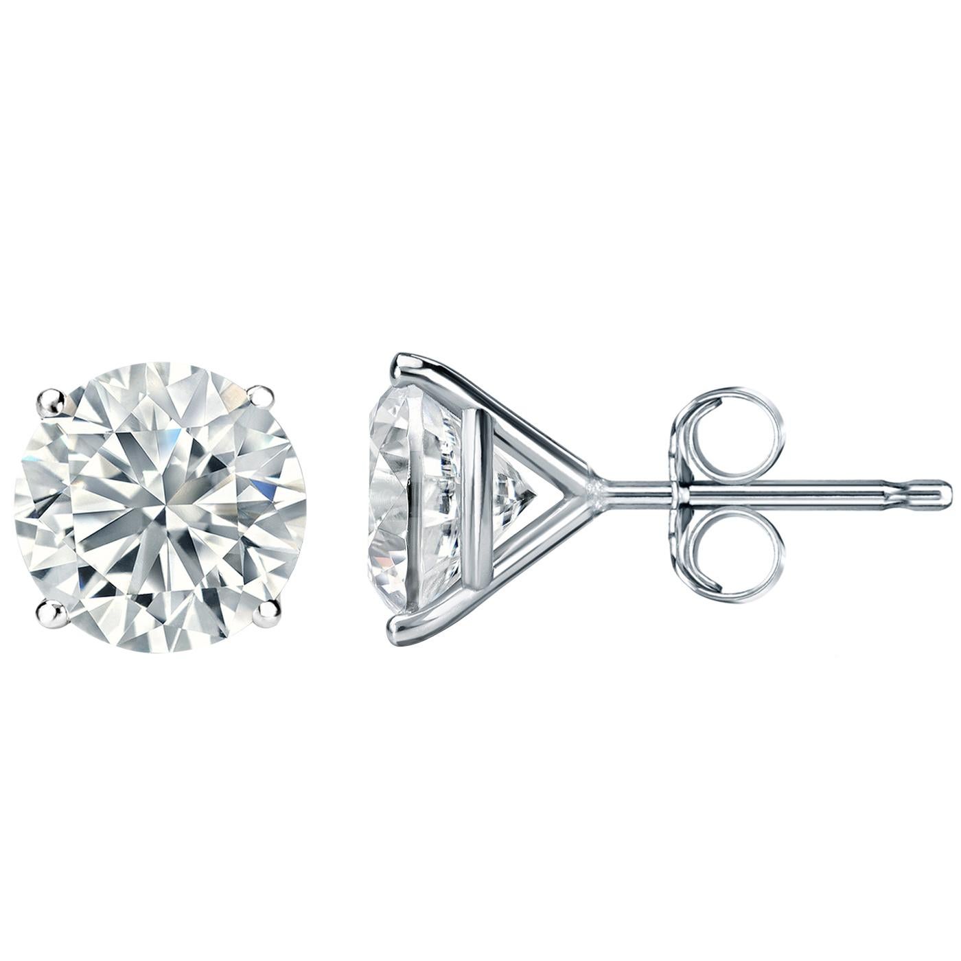 Moderniste Boucles d'oreilles 3.80ctw GIA Natural Round Brilliant Diamond 4 Prong Martini Setting en vente