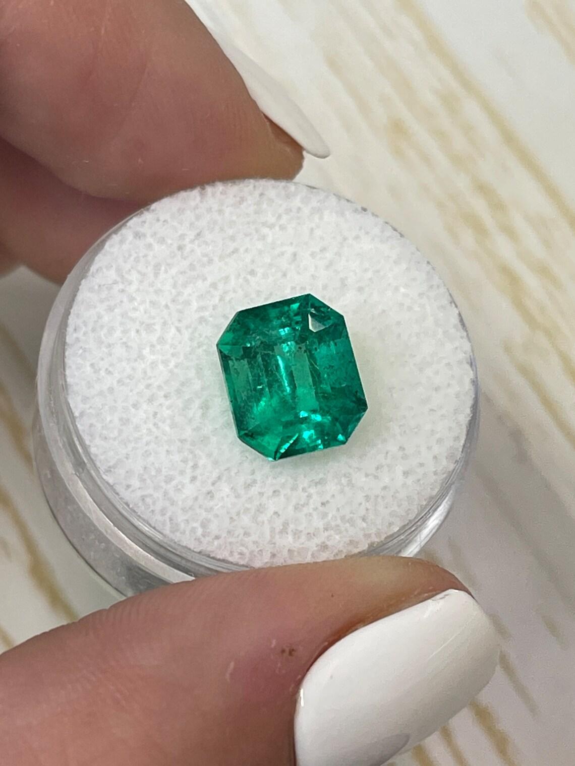 3,81 Karat 10x8,5 Muzo Grüner kolumbianischer Smaragd im echten Smaragdschliff (Moderne) im Angebot