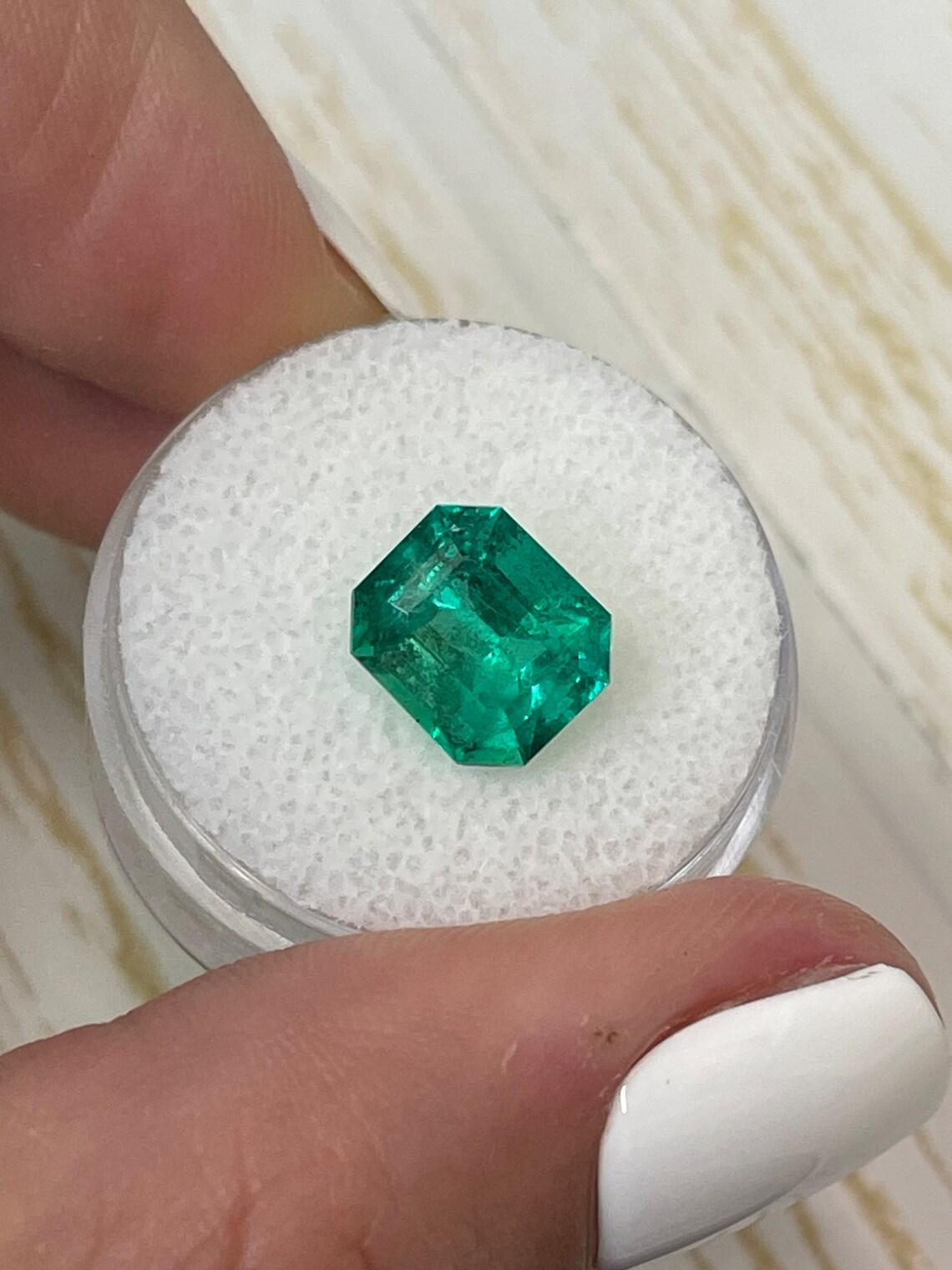 3,81 Karat 10x8,5 Muzo Grüner kolumbianischer Smaragd im echten Smaragdschliff für Damen oder Herren im Angebot