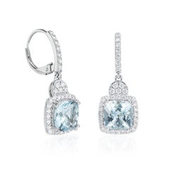 Sunita Nahata Aigue-marine 3.81ct. Pendants d'oreilles en 18KWG avec diamant.