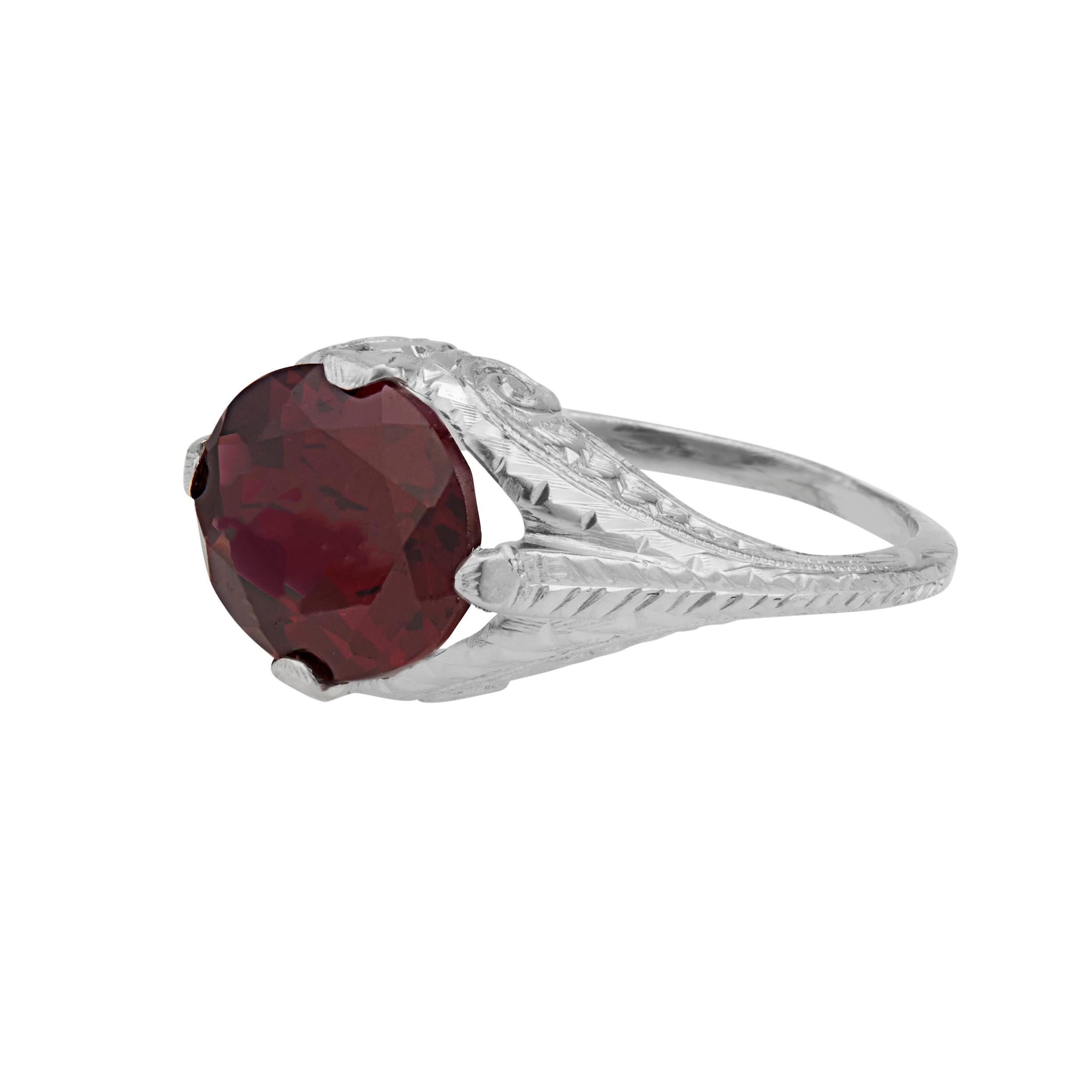 3.81 Carat Garnet White Gold Art Deco Ring In Good Condition For Sale In Stamford, CT