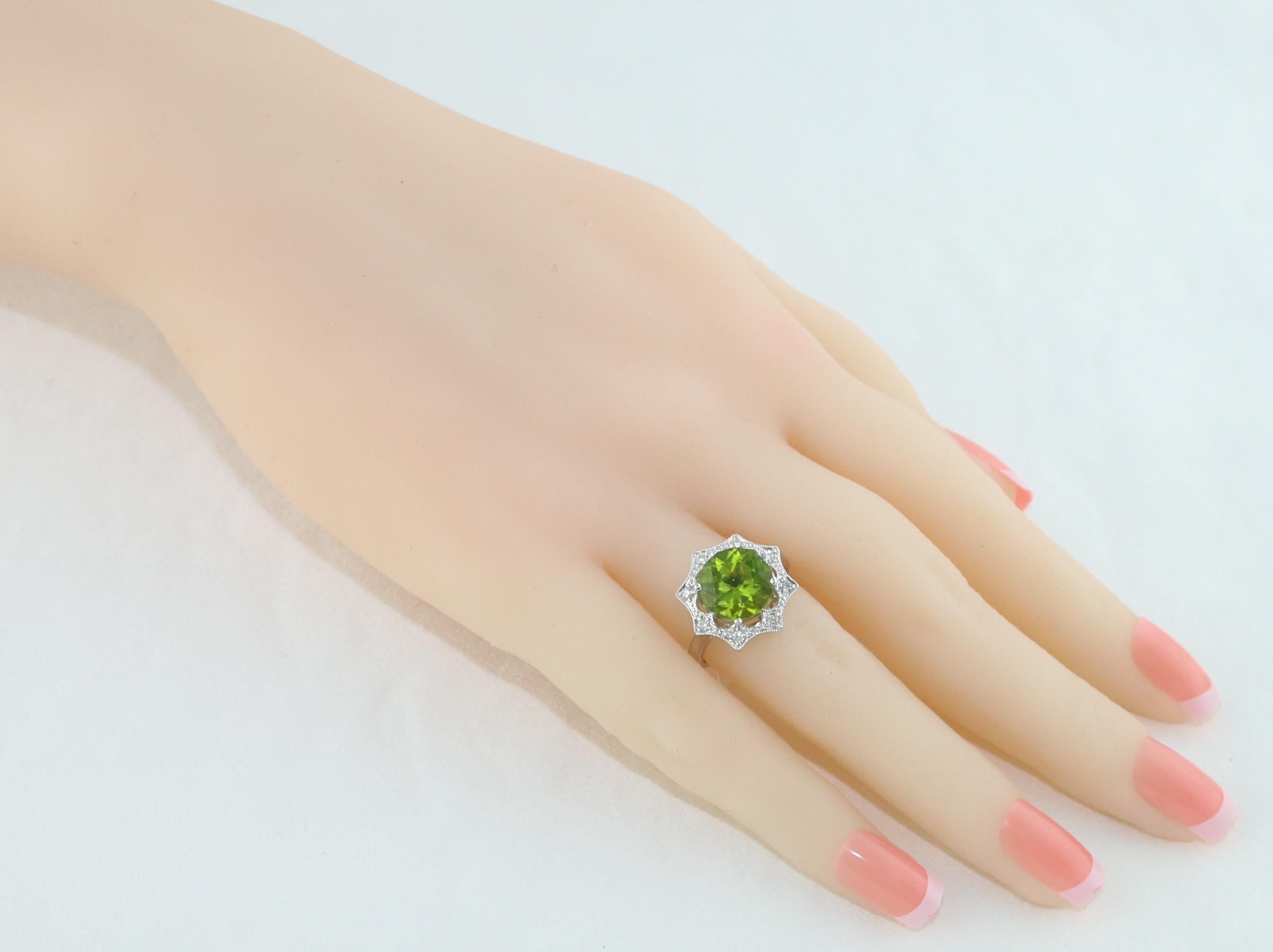 Contemporary 3.81 Carat Round Peridot and Diamond Gold Ring For Sale