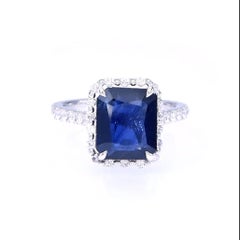 3.81 Karat Saphir Diamant Halo Cocktail Ring