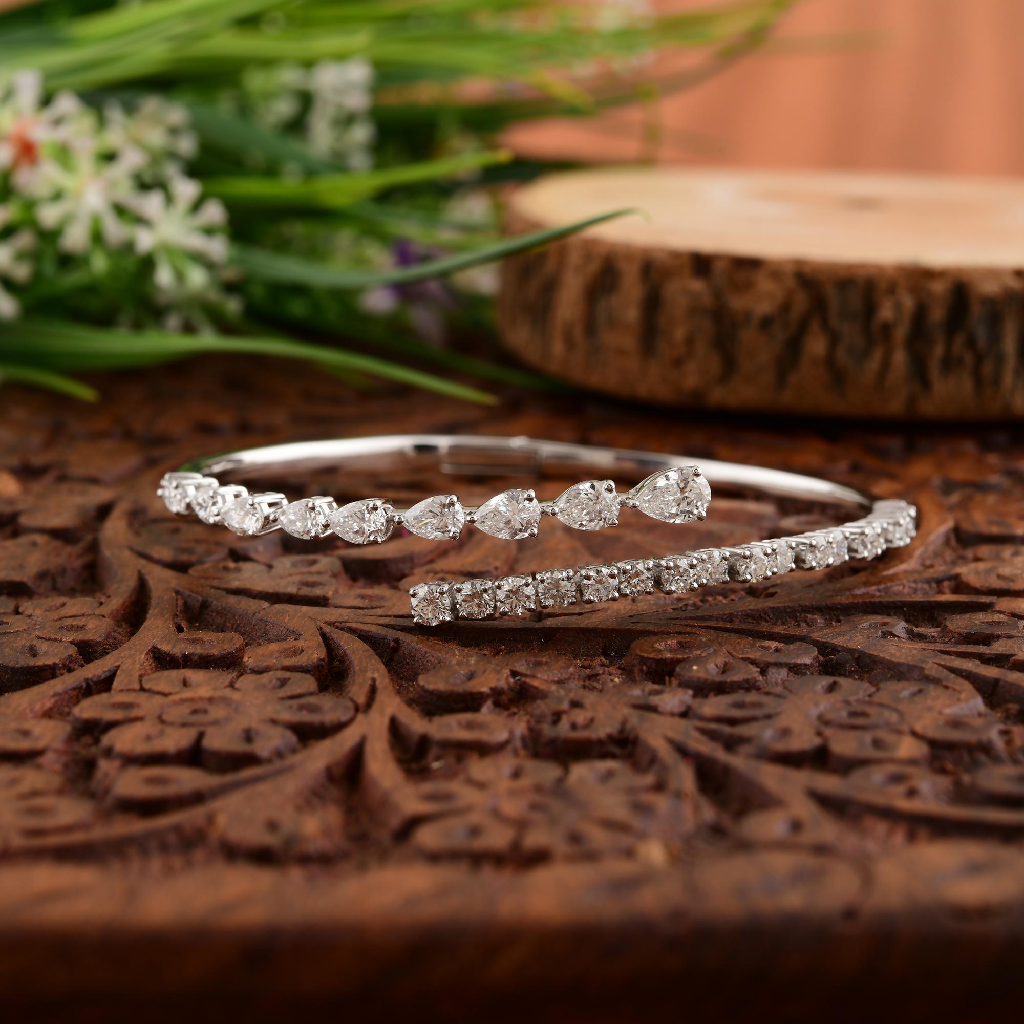 Moderno Bracciale con diamanti naturali da 3,81 carati con tagli misti in oro bianco 18 carati in vendita