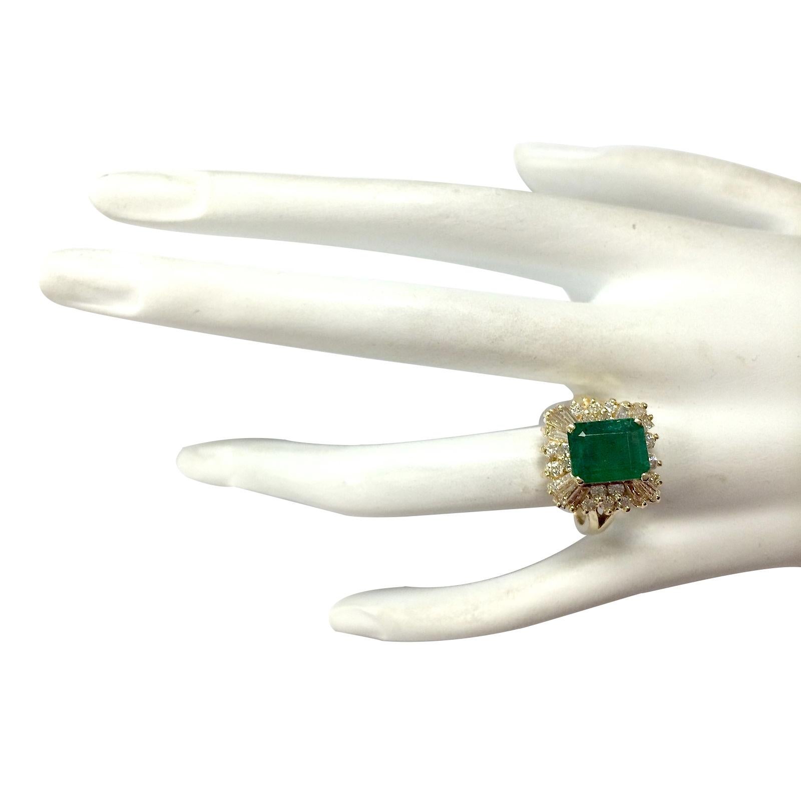 3.82 Carat Natural Emerald 14 Karat Yellow Gold Diamond Ring In New Condition For Sale In Los Angeles, CA
