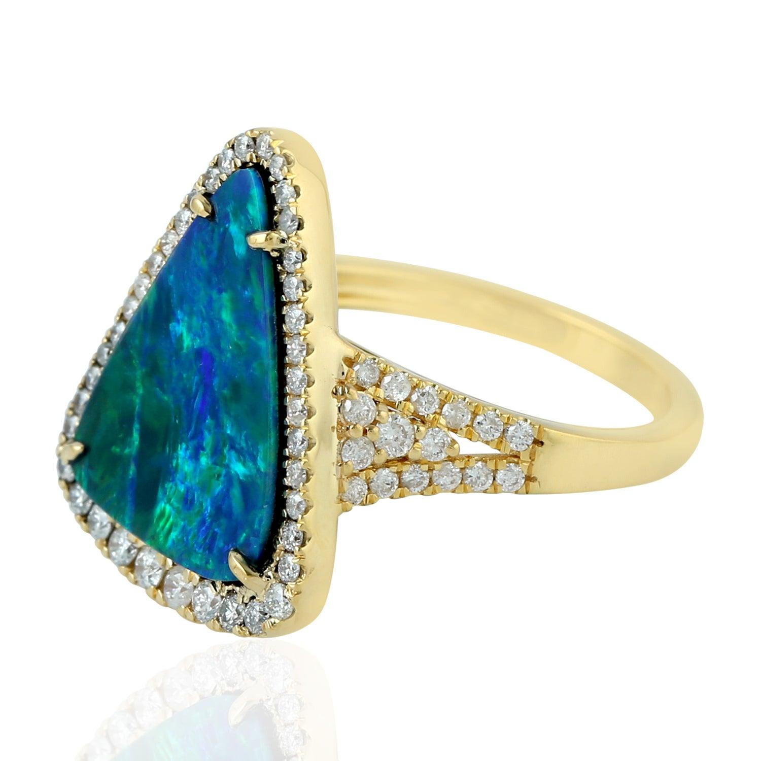 For Sale:  3.82 Carat Opal Diamond 18 Karat Gold Ring 3