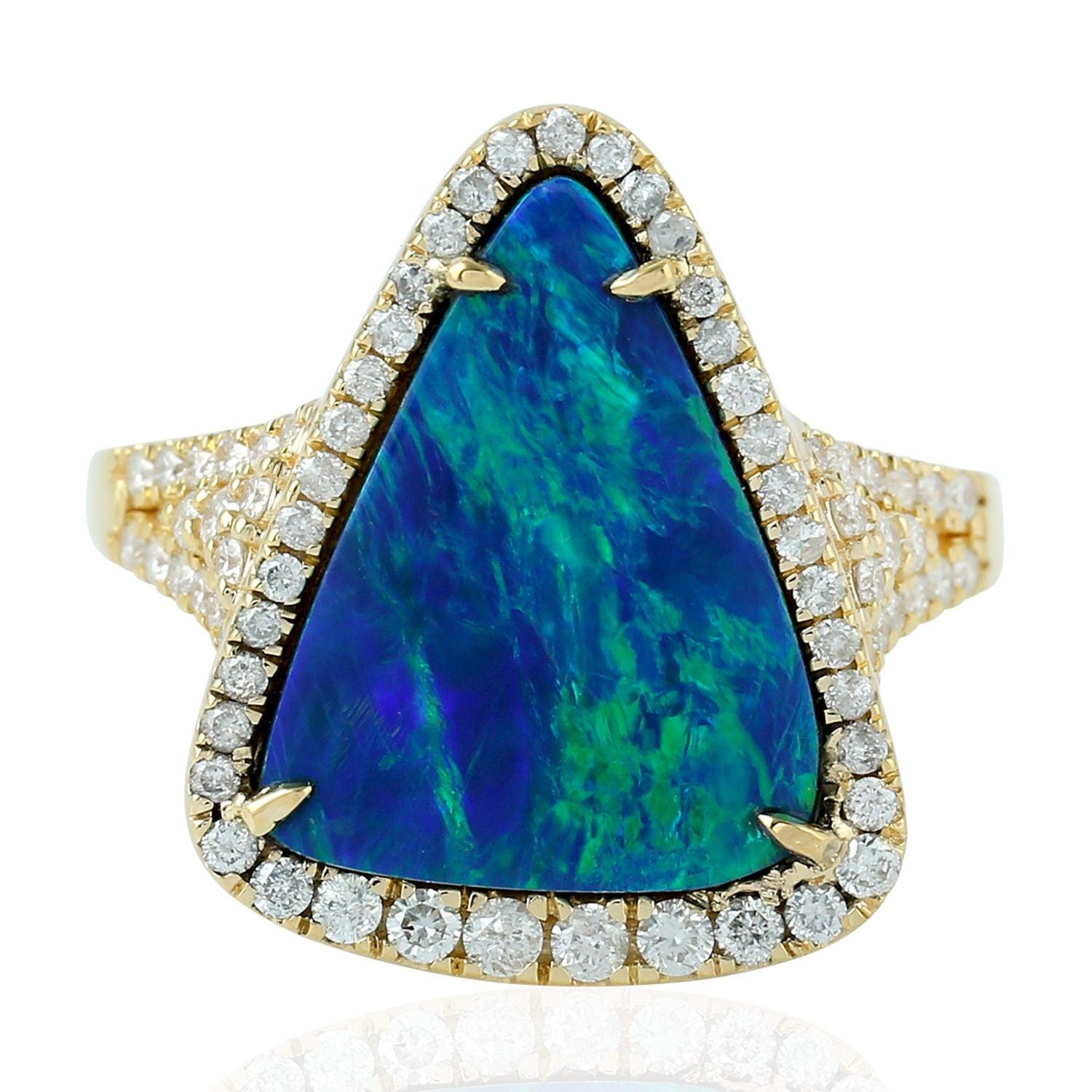 For Sale:  3.82 Carat Opal Diamond 18 Karat Gold Ring 4