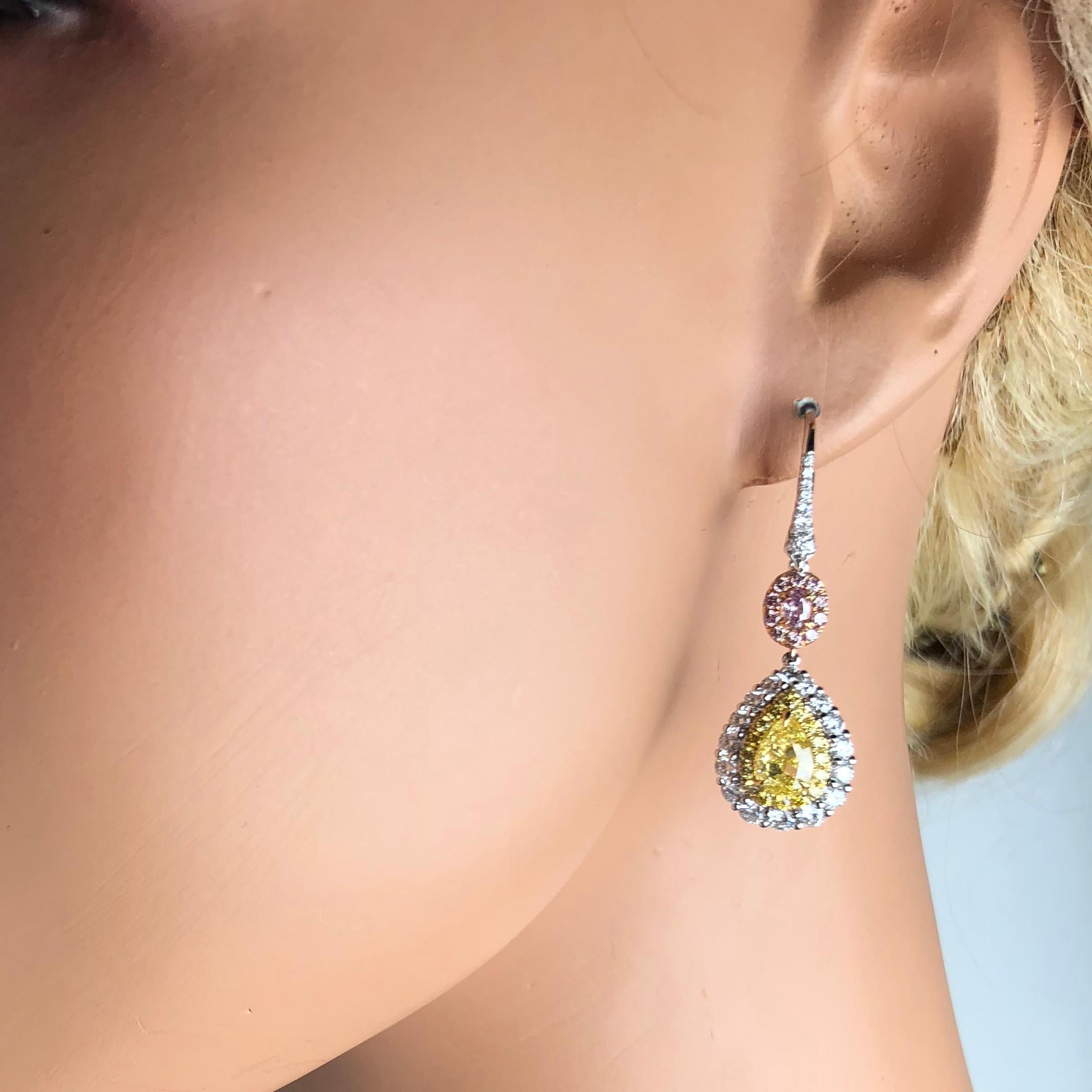 Contemporain 3.82 Ct T.W. Boucles d'oreilles composées de diamants jaunes et roses certifiés GIA réf1072 en vente
