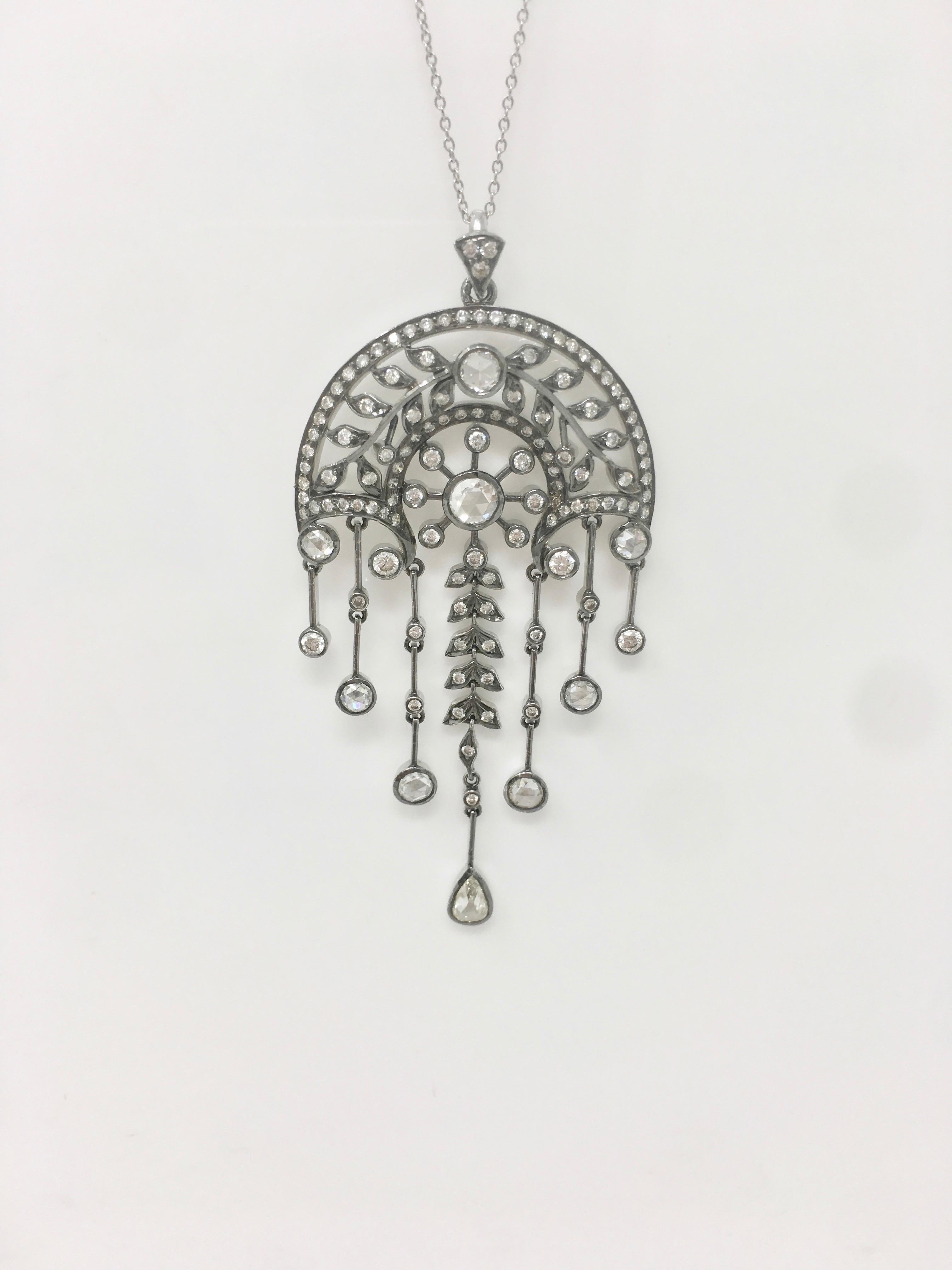 Victorien tardif Collier de 3,82 carats de diamants blancs taillés en rose et de diamants ronds taillés en brillant. en vente
