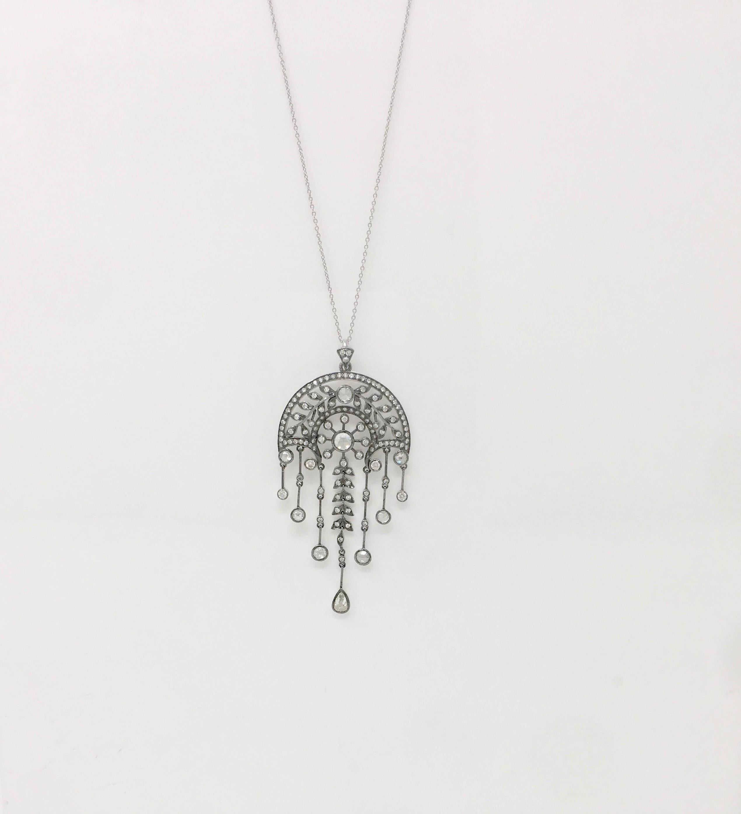 Collier de 3,82 carats de diamants blancs taillés en rose et de diamants ronds taillés en brillant. Pour femmes en vente