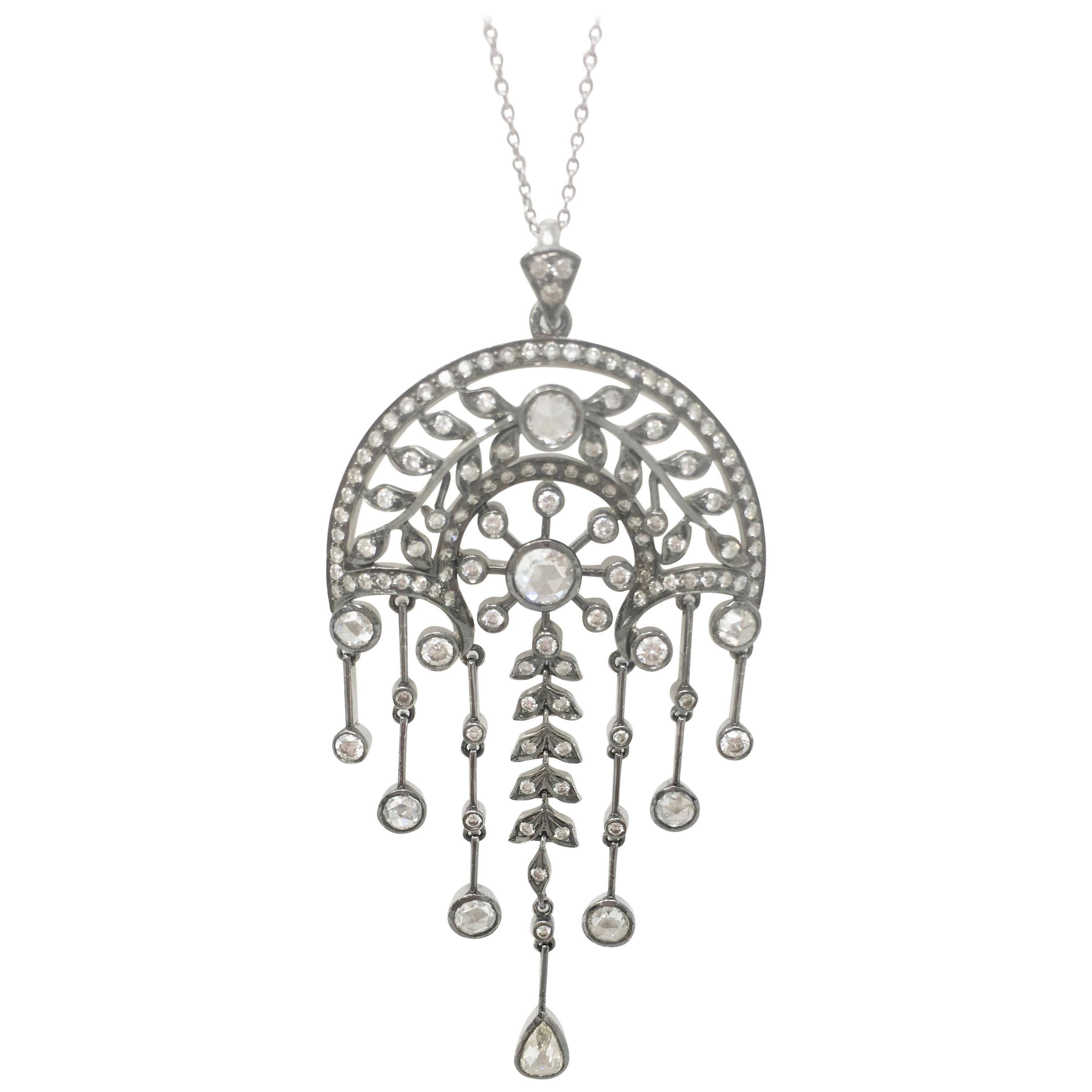 Collier de 3,82 carats de diamants blancs taillés en rose et de diamants ronds taillés en brillant. en vente