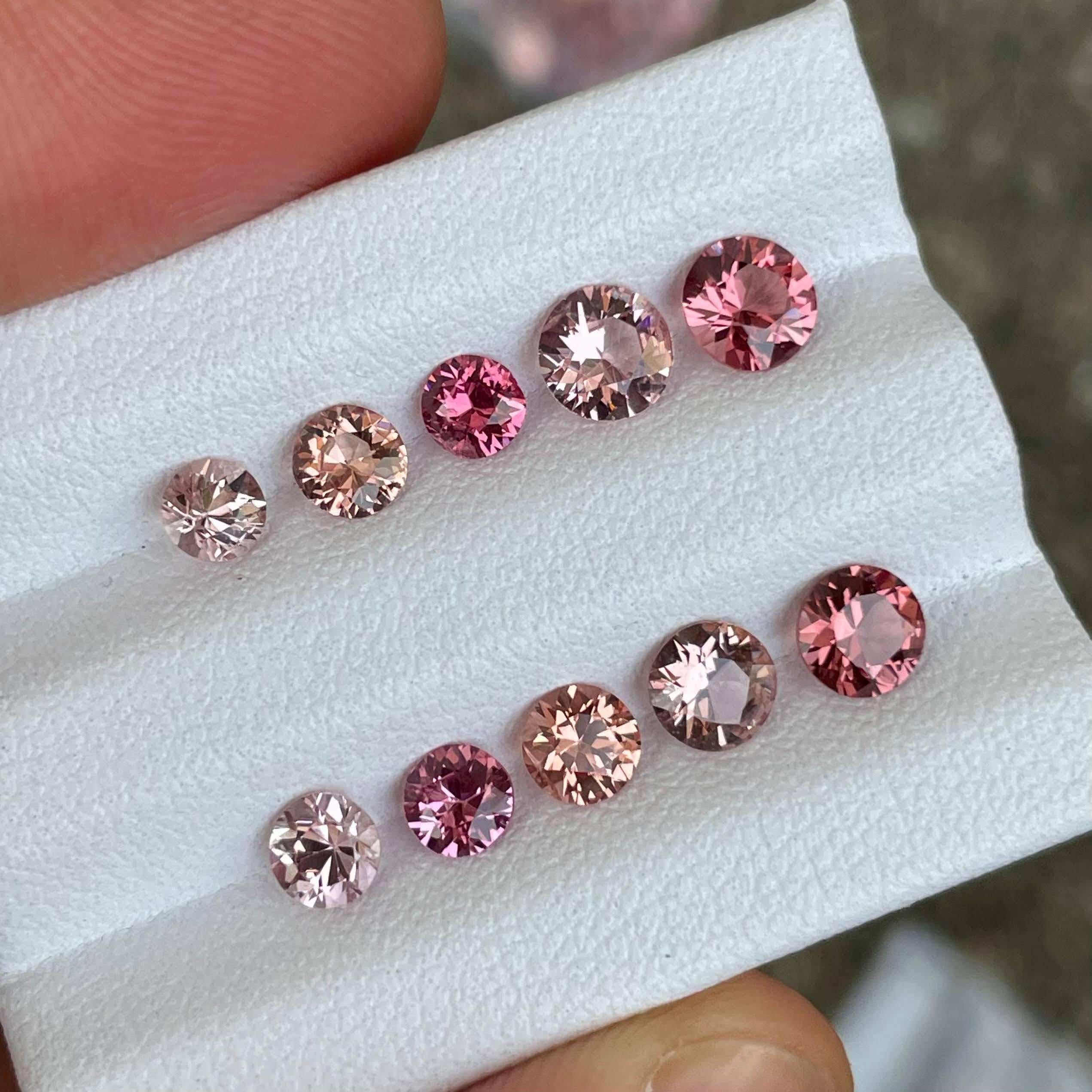 Moderne 3.82 carats 10 Pieces Multi Color Brilliant Spinel Gems Lot Round Cut from Burma en vente