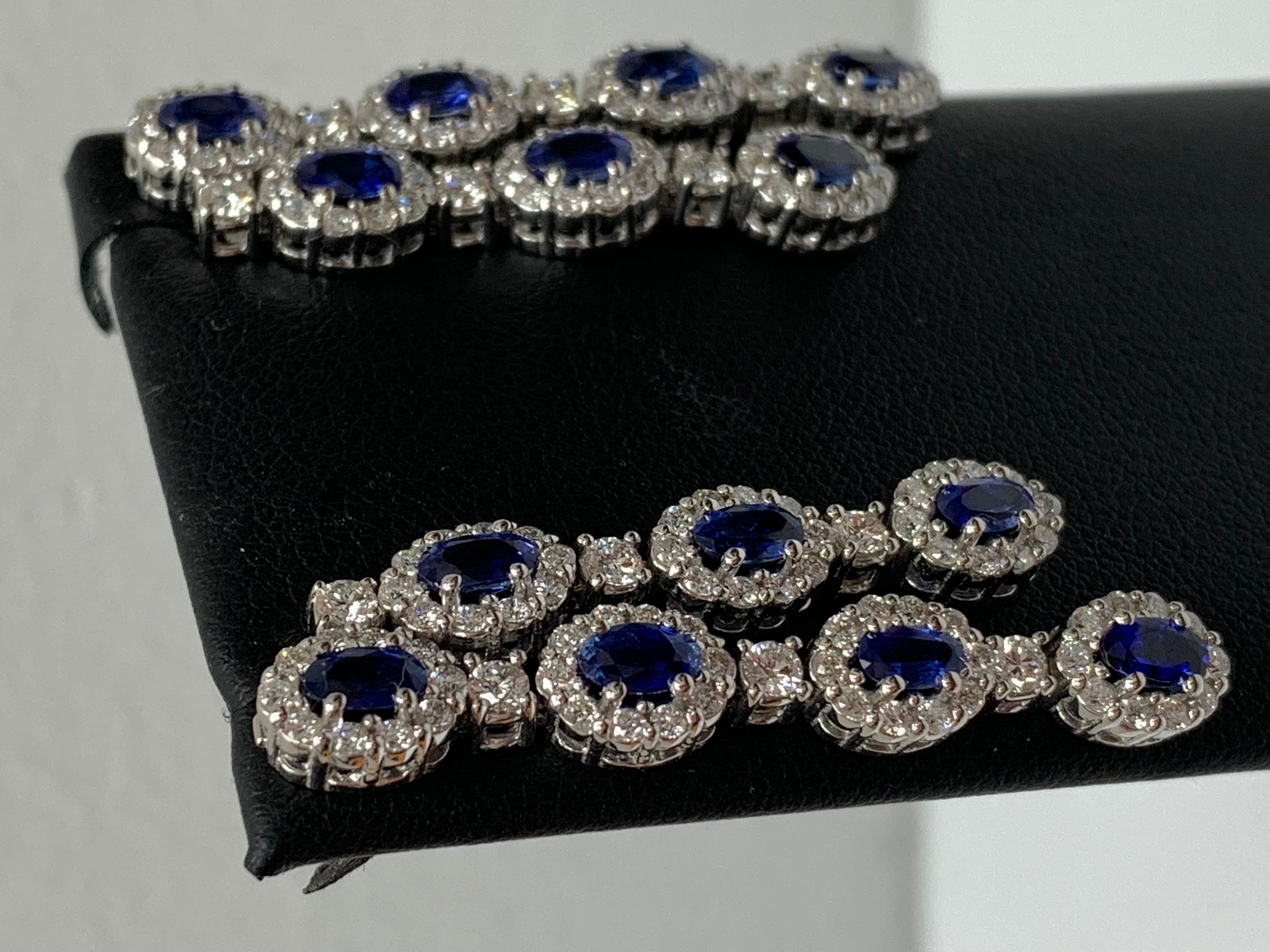 Pendants d'oreilles en or blanc 14 carats avec saphir bleu de taille ovale et diamant halo de 3,82 carats Neuf - En vente à NEW YORK, NY
