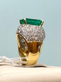 3.82 cts Octagonal Colombian Emerald and Diamond Ring in 18k Yellow Gold