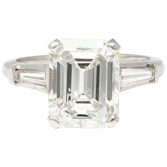 3.83 Karat Diamant-Verlobungsring in Platin mit Smaragdschliff und GIA-Bericht
