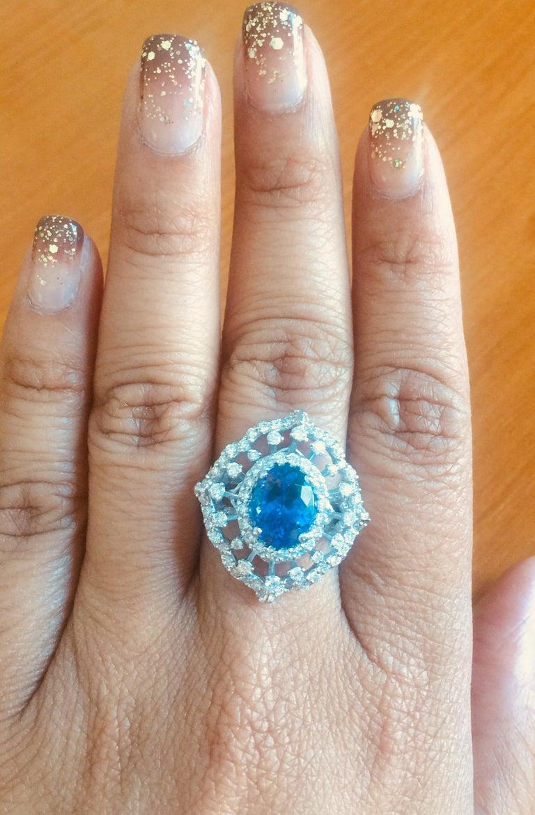Bague cocktail en or blanc 14 carats avec tanzanite de 3,83 carats et diamant Pour femmes en vente