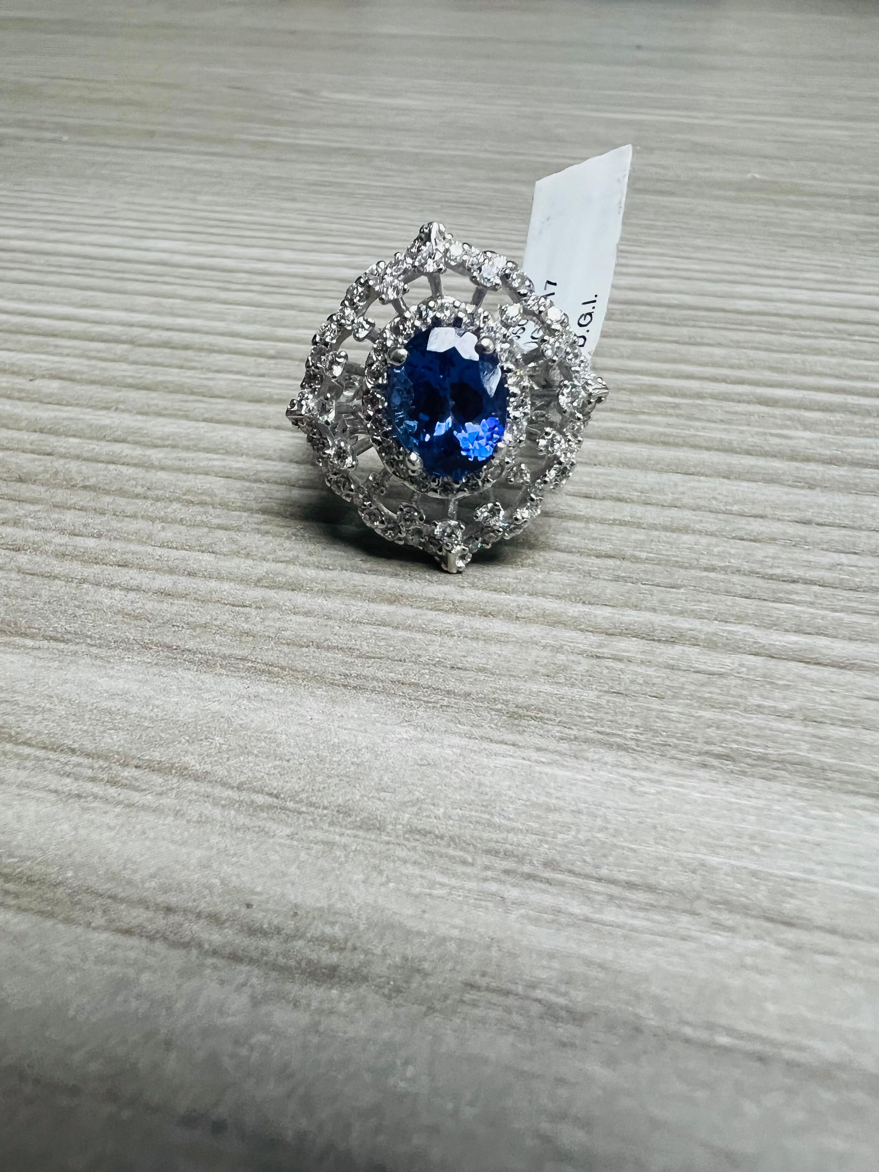 Bague cocktail en or blanc 14 carats avec tanzanite de 3,83 carats et diamant en vente 2