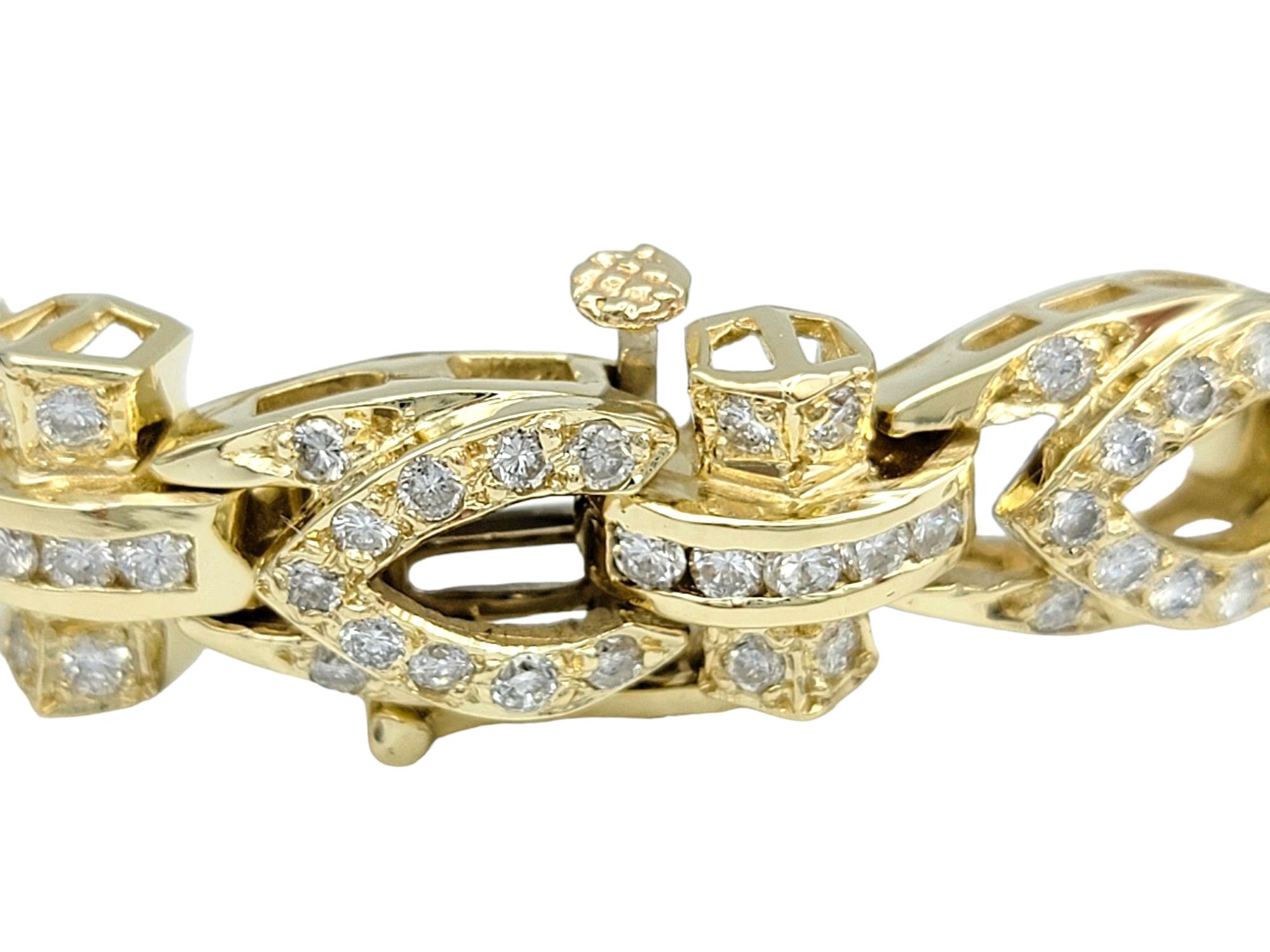 Bracelet à maillons ornés de diamants pavés d'une valeur totale de 3,83 carats en or jaune 14 carats en vente 2